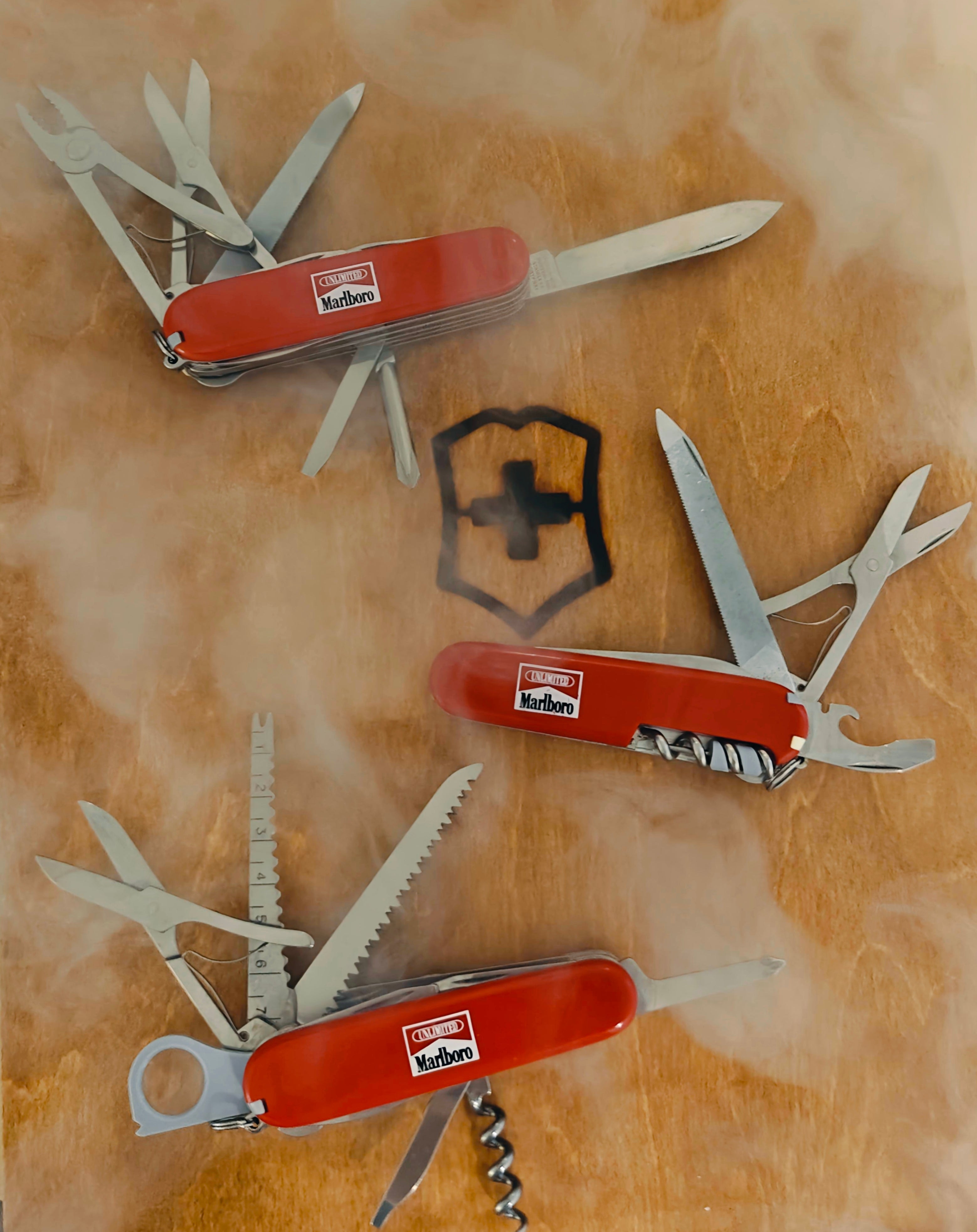 📝 Victorinox Outdoorsman, Troubleshooter & Trailguide – Marlboro Unlimited Series