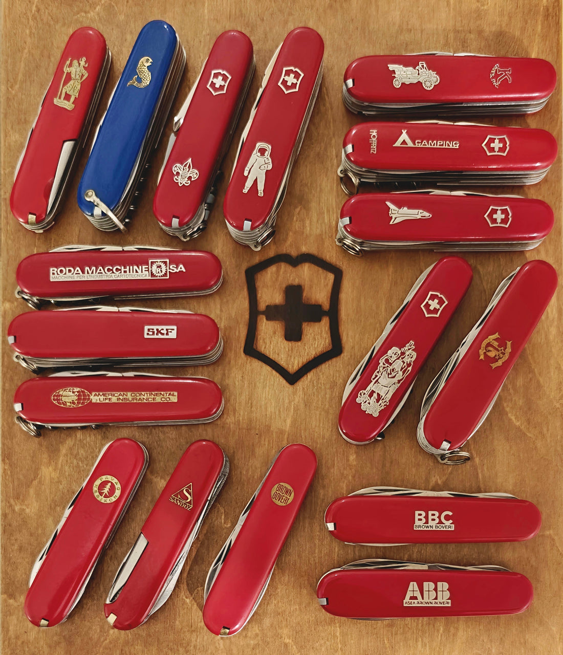 Victorinox Metal inlay thematic - SAKnife Archives
