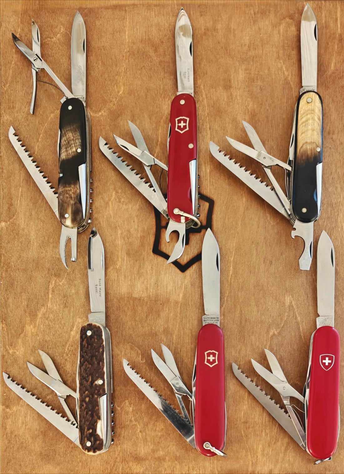 📝 Victorinox Huntsman