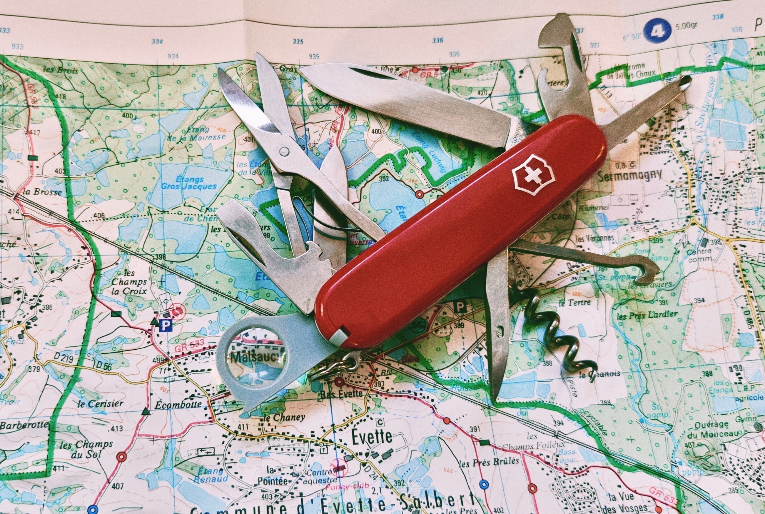 📝 Victorinox Explorer