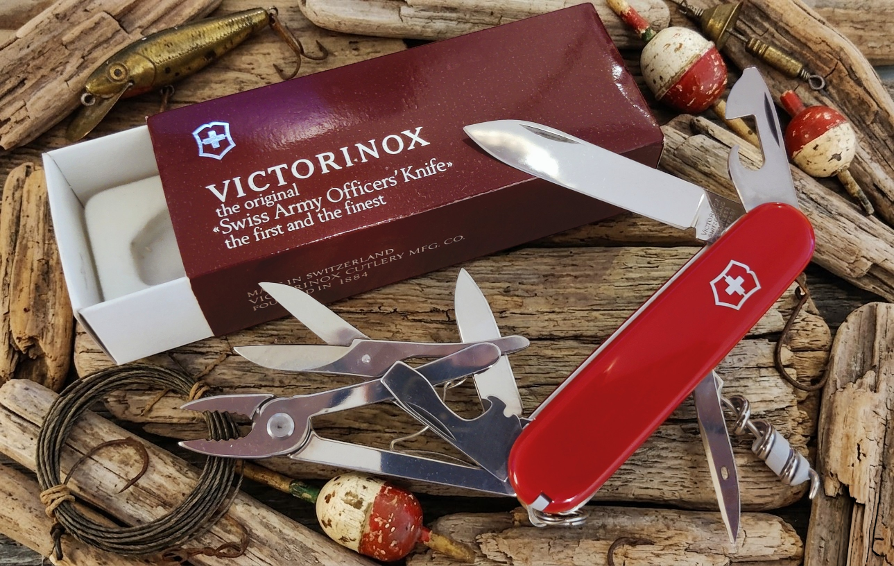 📝 Victorinox Deluxe Climber