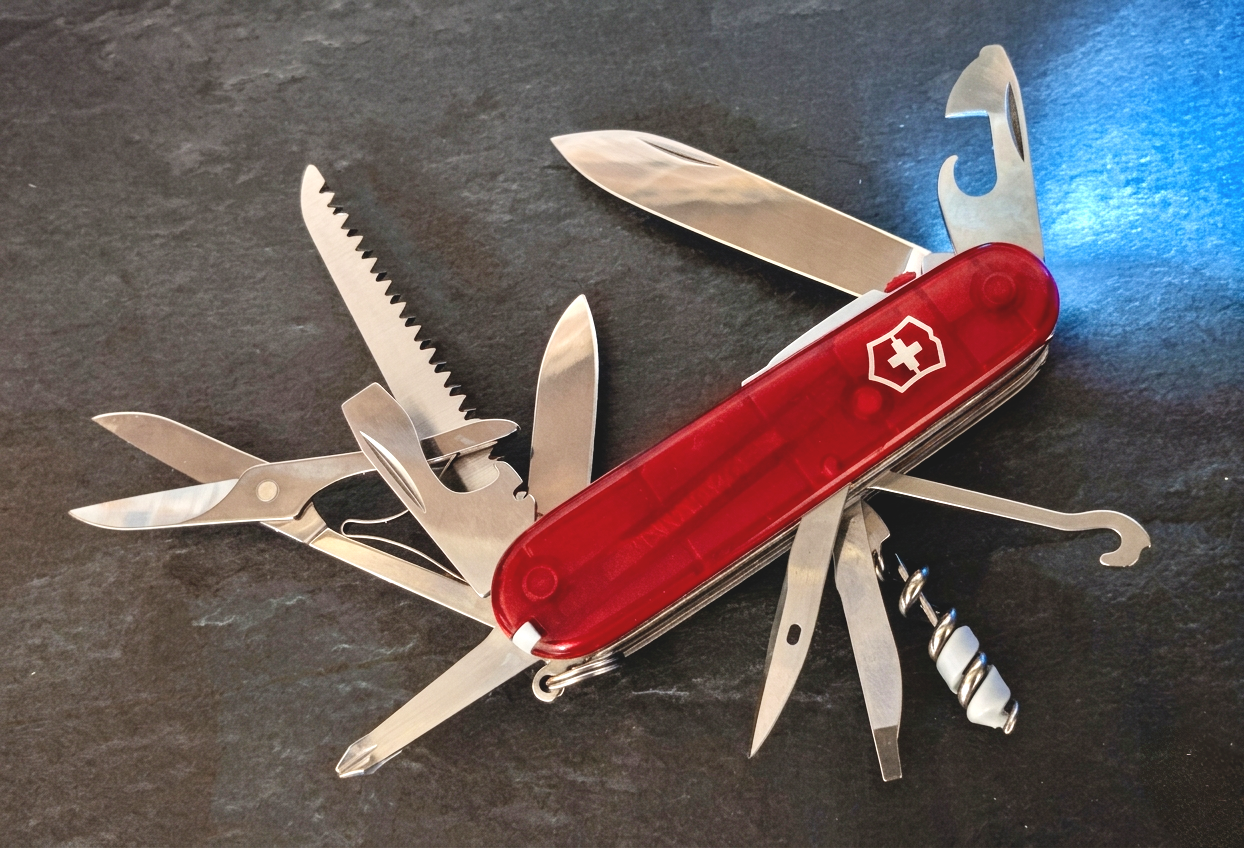 📝 Victorinox Huntsman Lite