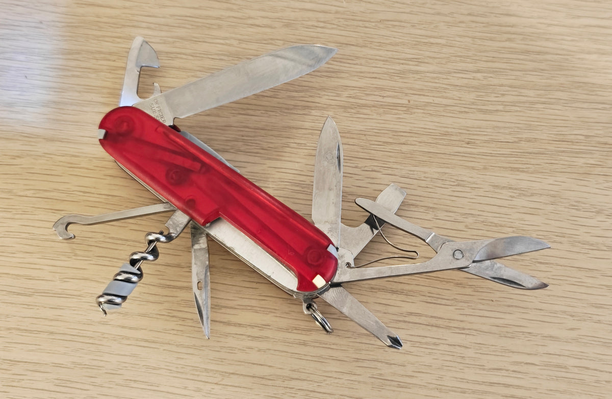Victorinox Swiss Army Knife Voyager Lite NIB