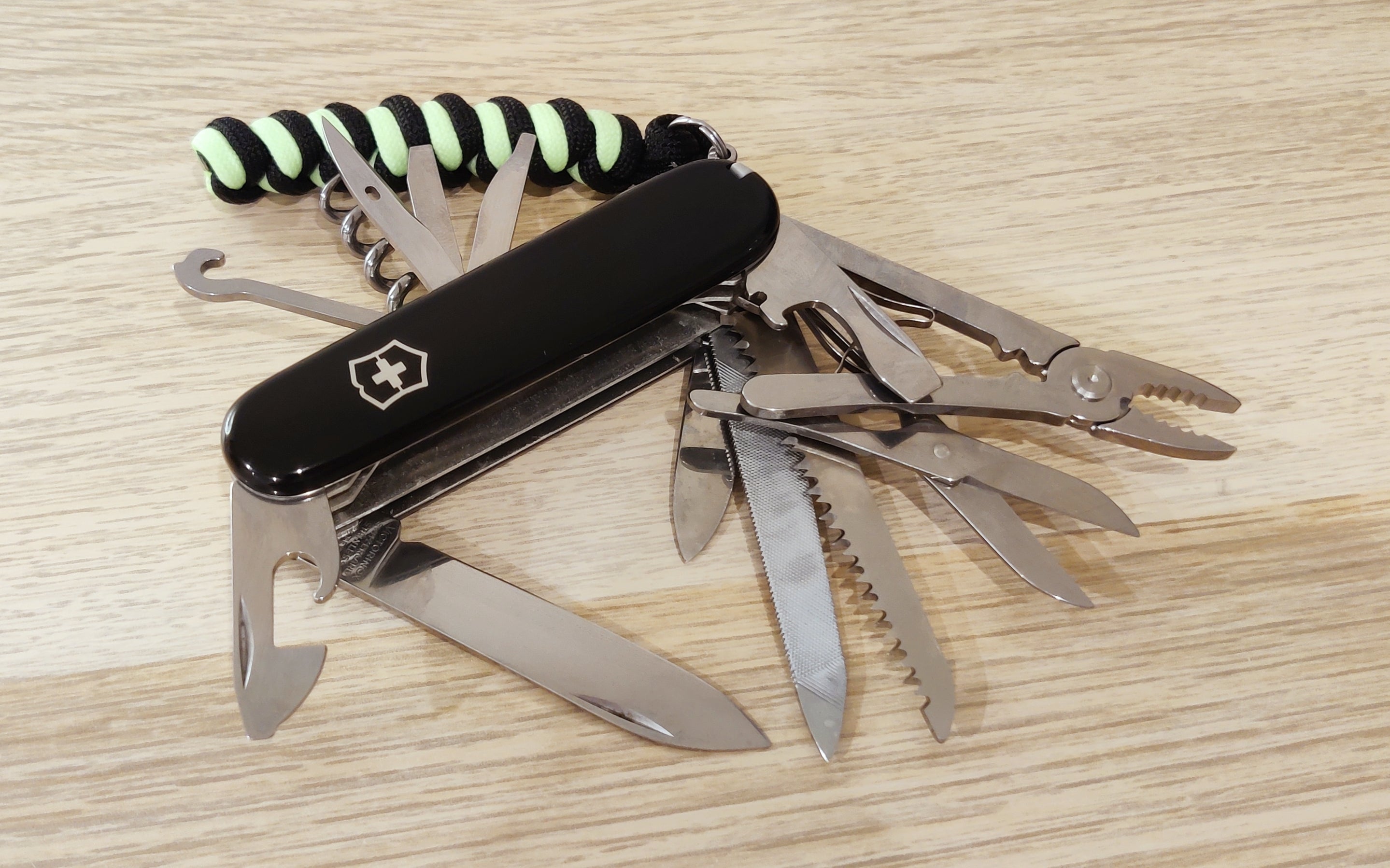 Victorinox Swiss Army Handyman Black
