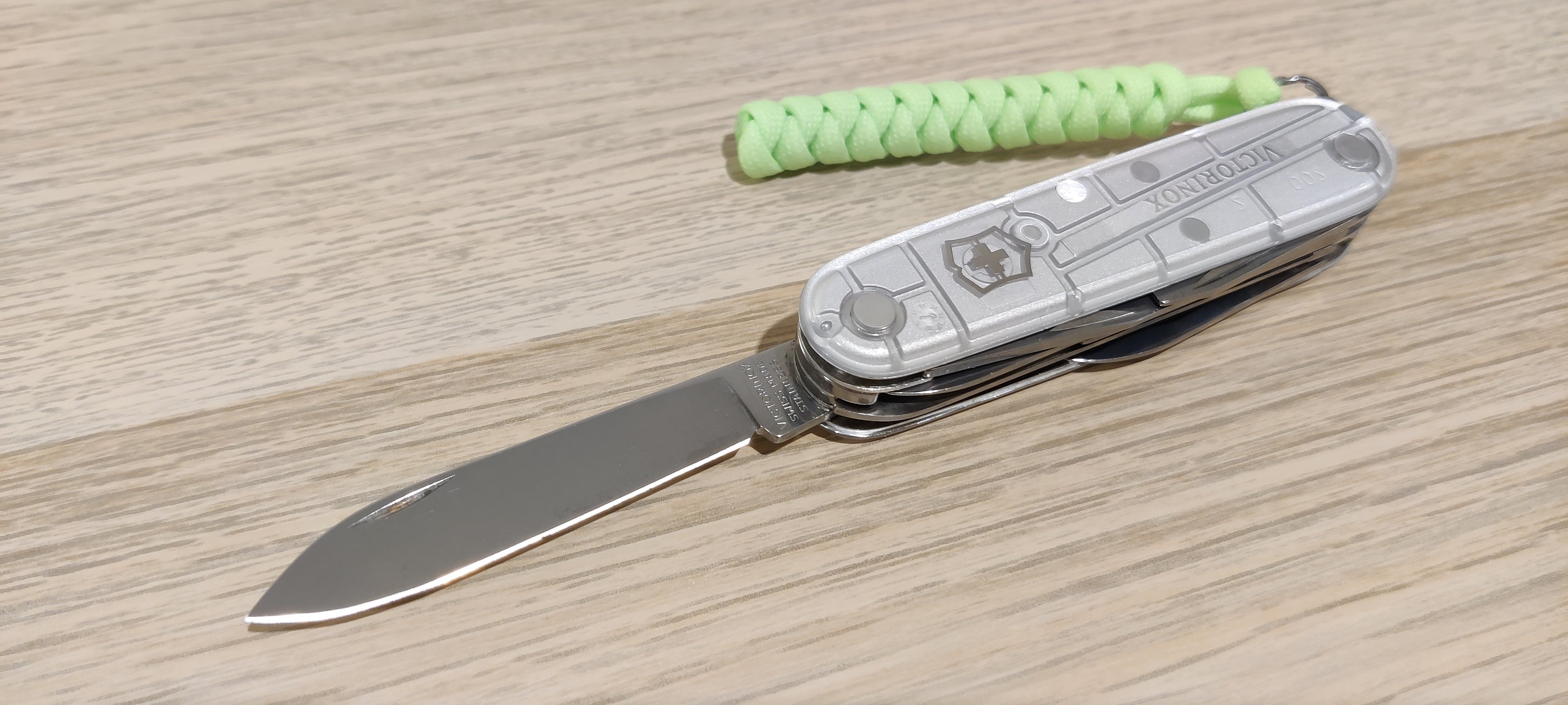 Victorinox Swiss Army Huntsman Silvertech