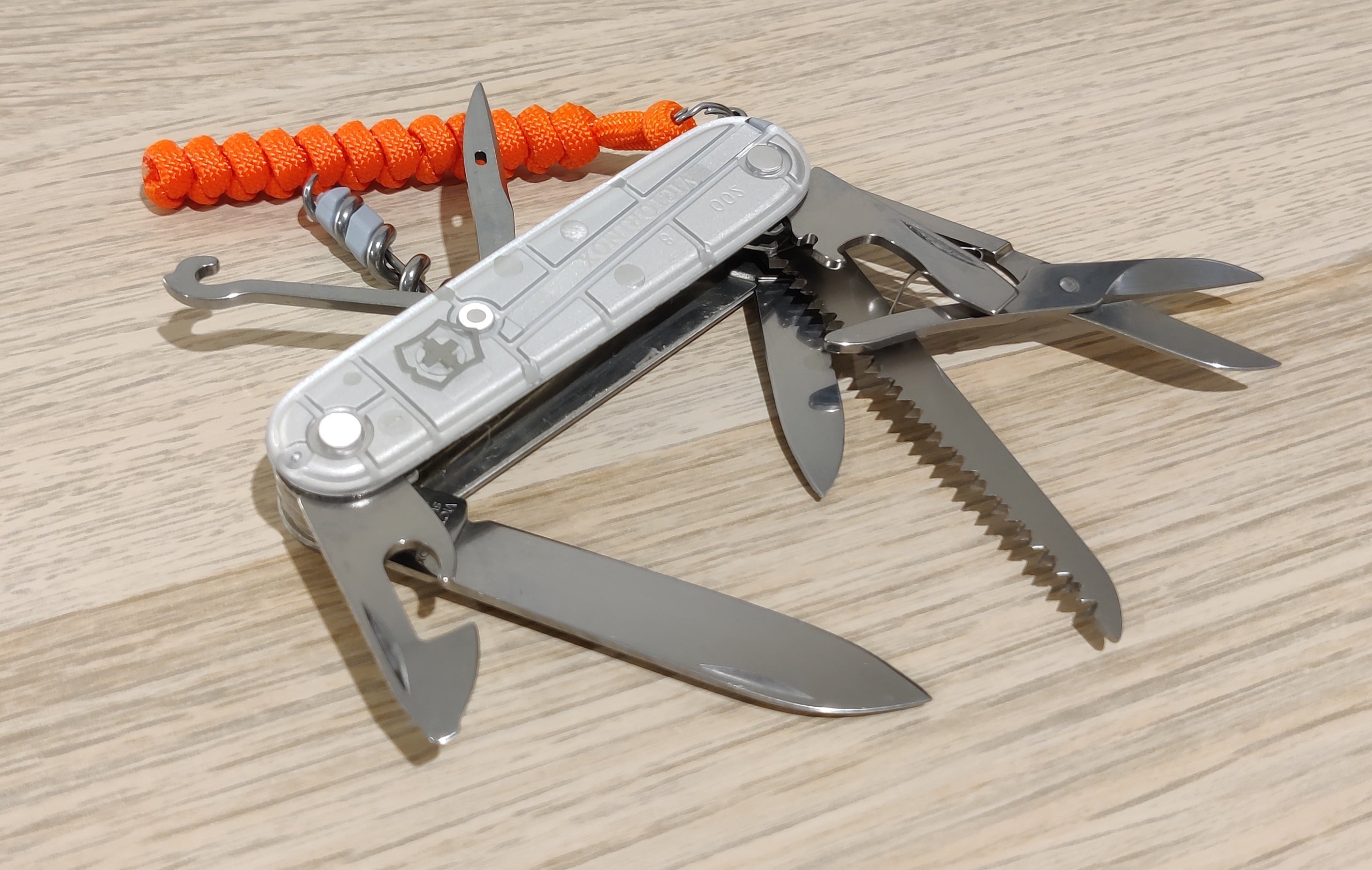 Victorinox Swiss Army Huntsman Silvertech