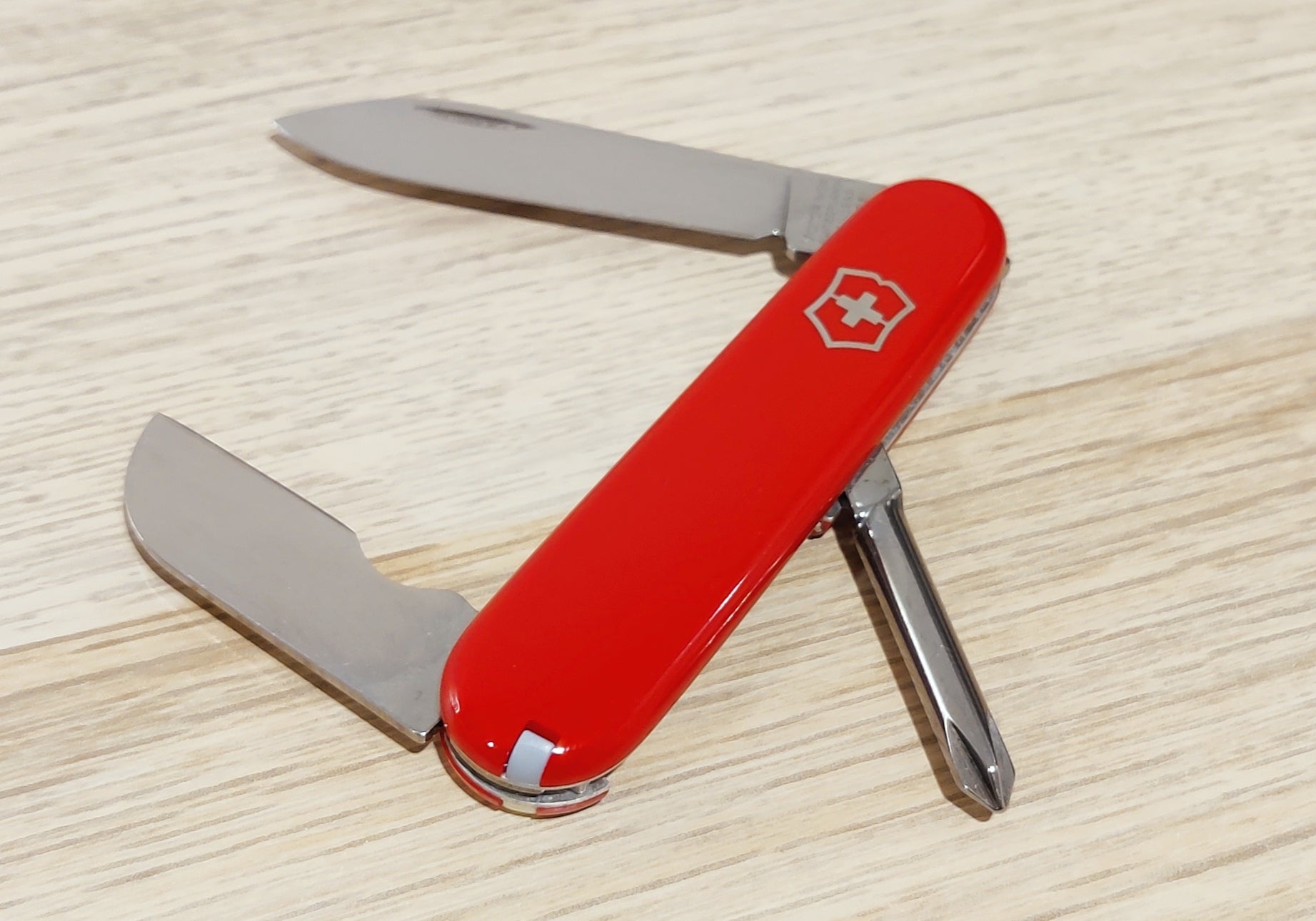 Victorinox Swiss Army Knife Electrician RadioShack 84mm