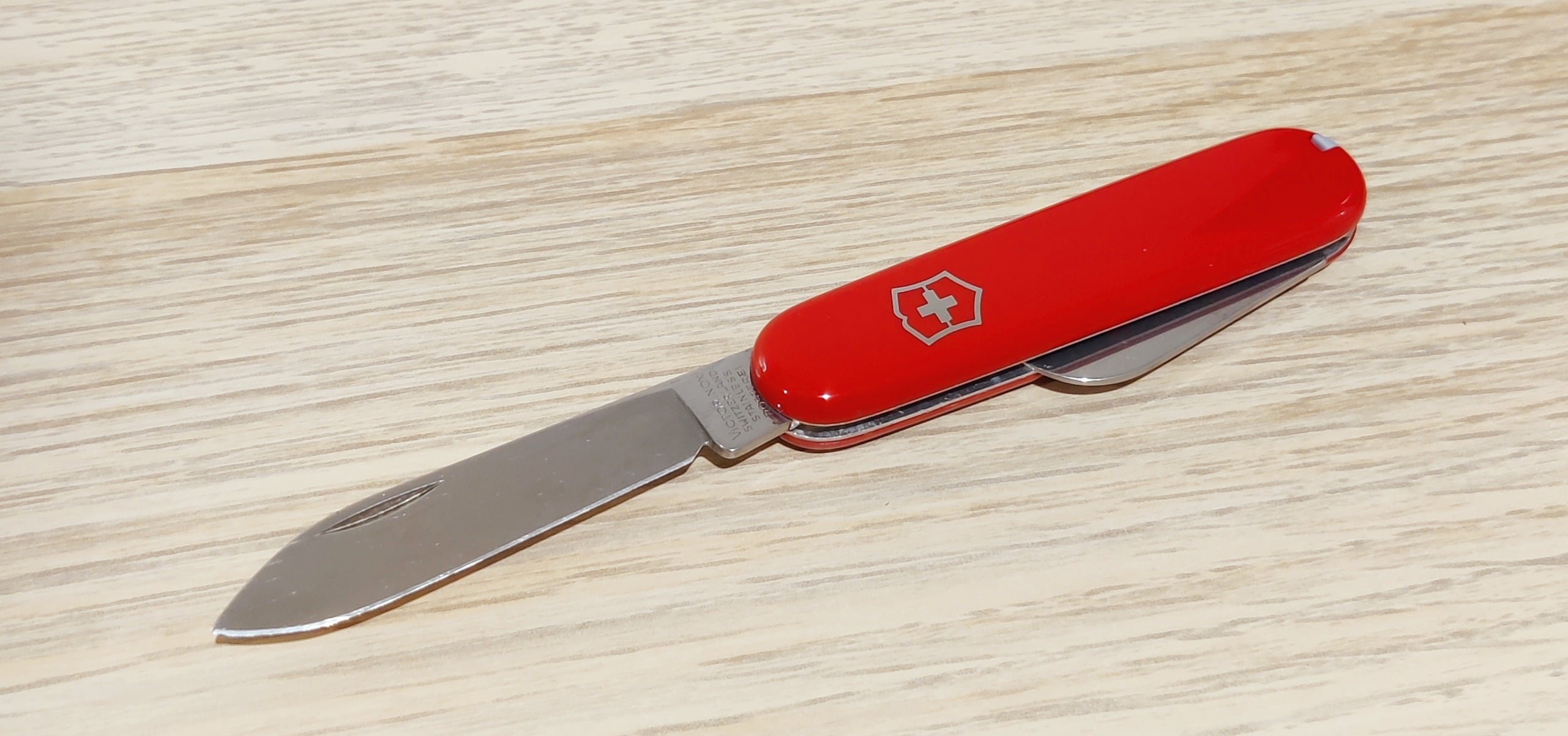 Victorinox Swiss Army Knife Electrician RadioShack 84mm