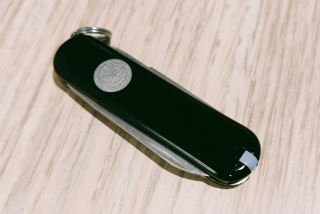 Victorinox Swiss Army Knife Classic SD dep of the army