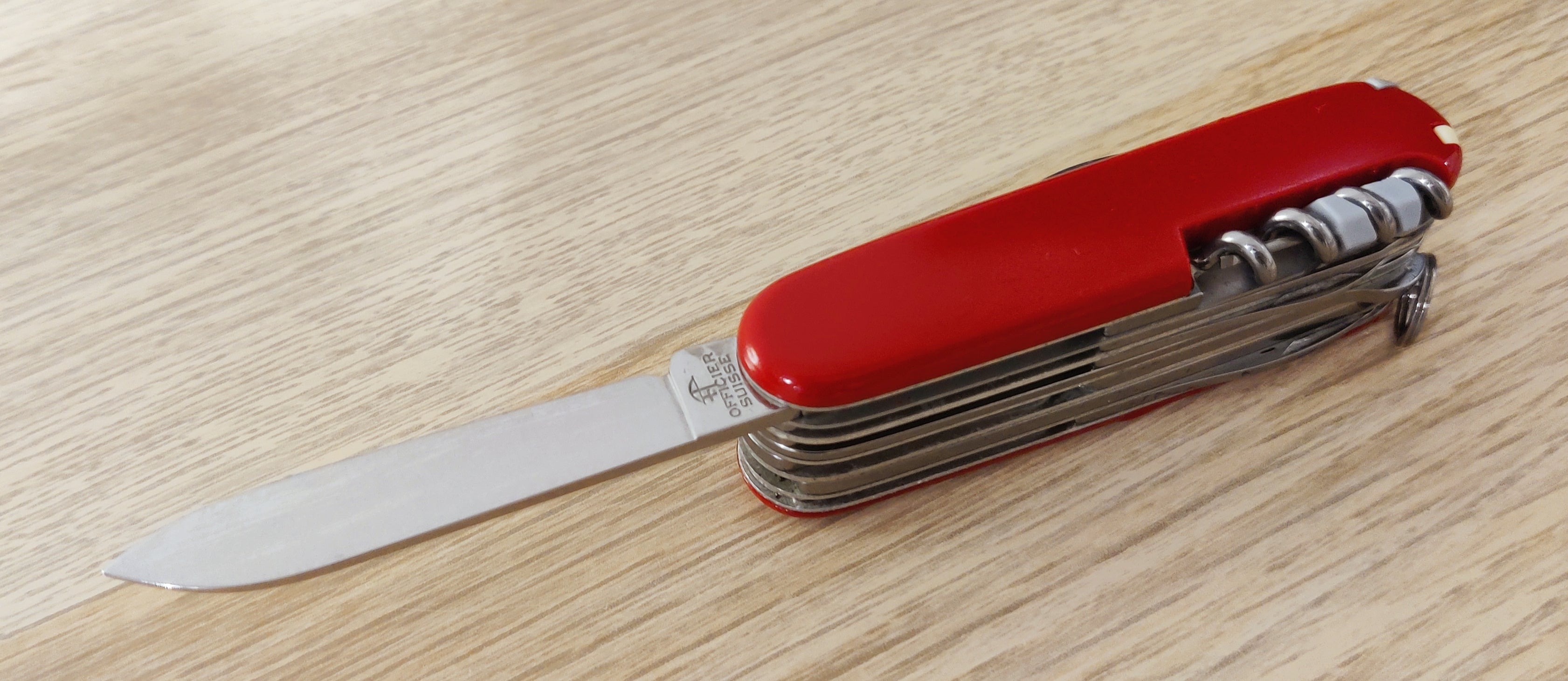 Couteau suisse Victorinox Champion Plus 1991 rare