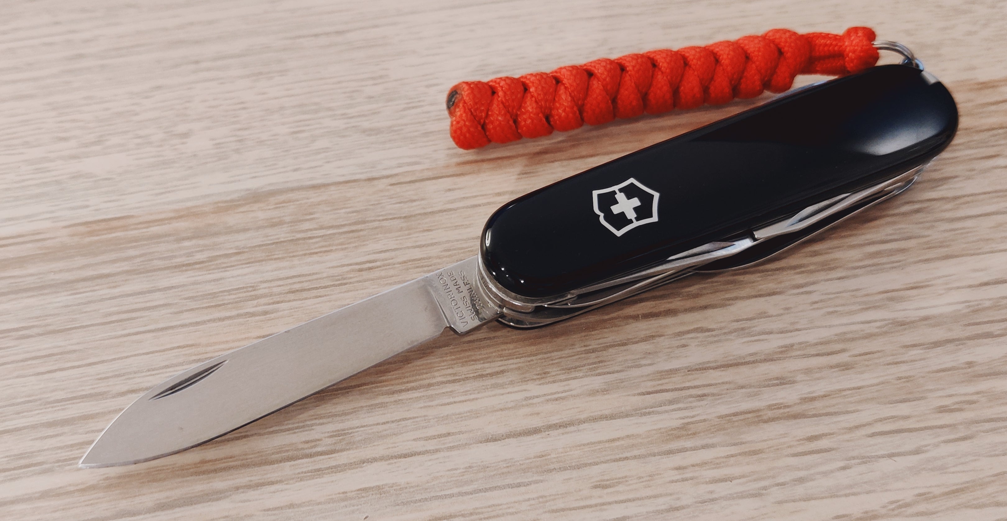 Couteau suisse Victorinox Huntsman Noir