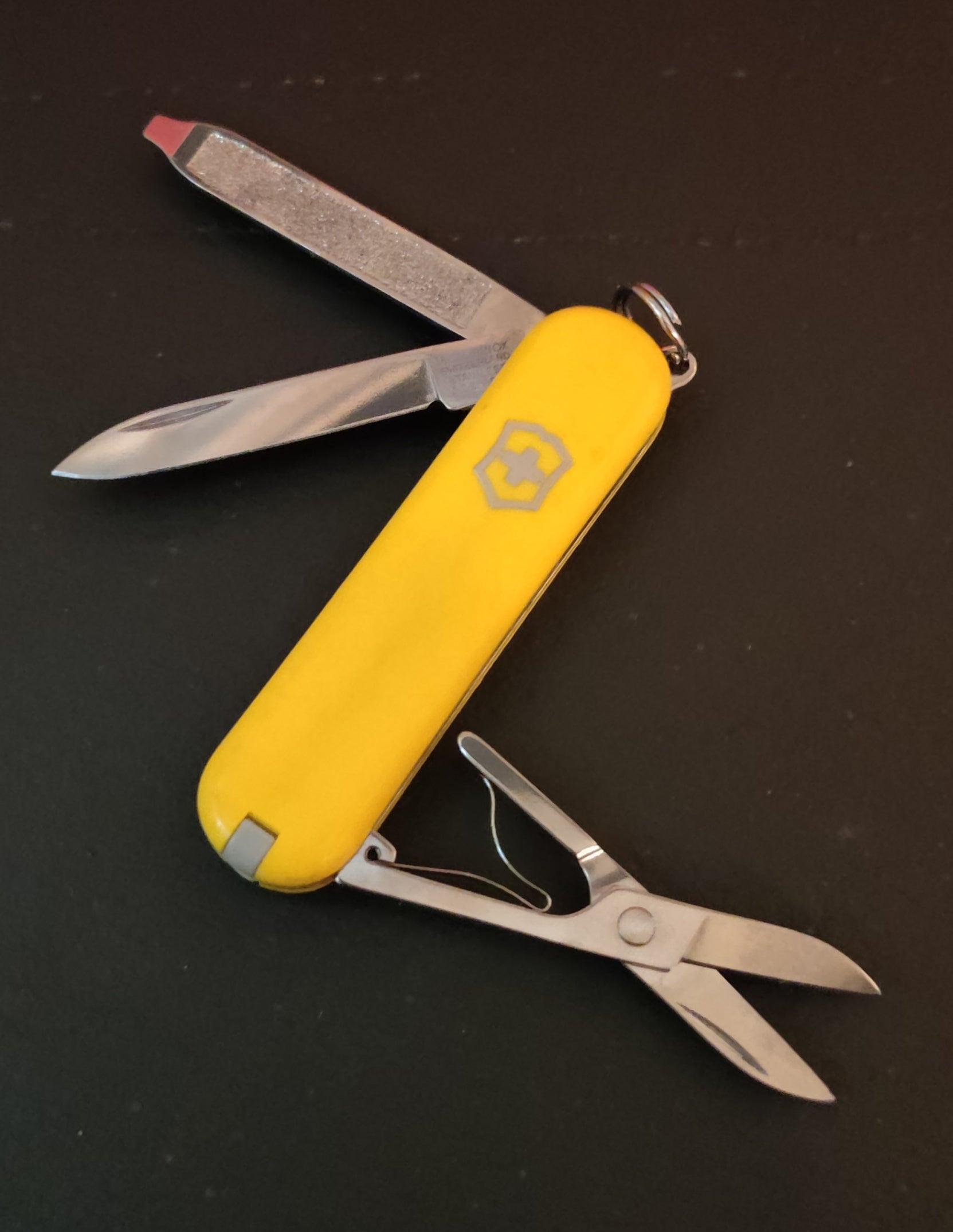 Victorinox Swiss Army Classic SD Jaune