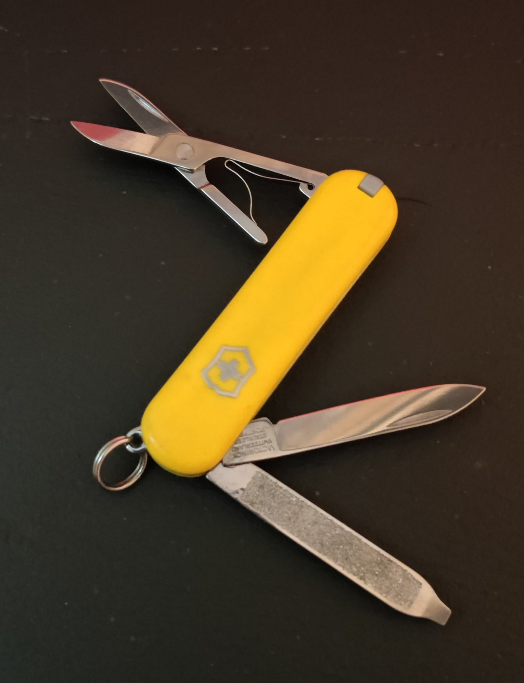 Victorinox Swiss Army Classic SD Jaune