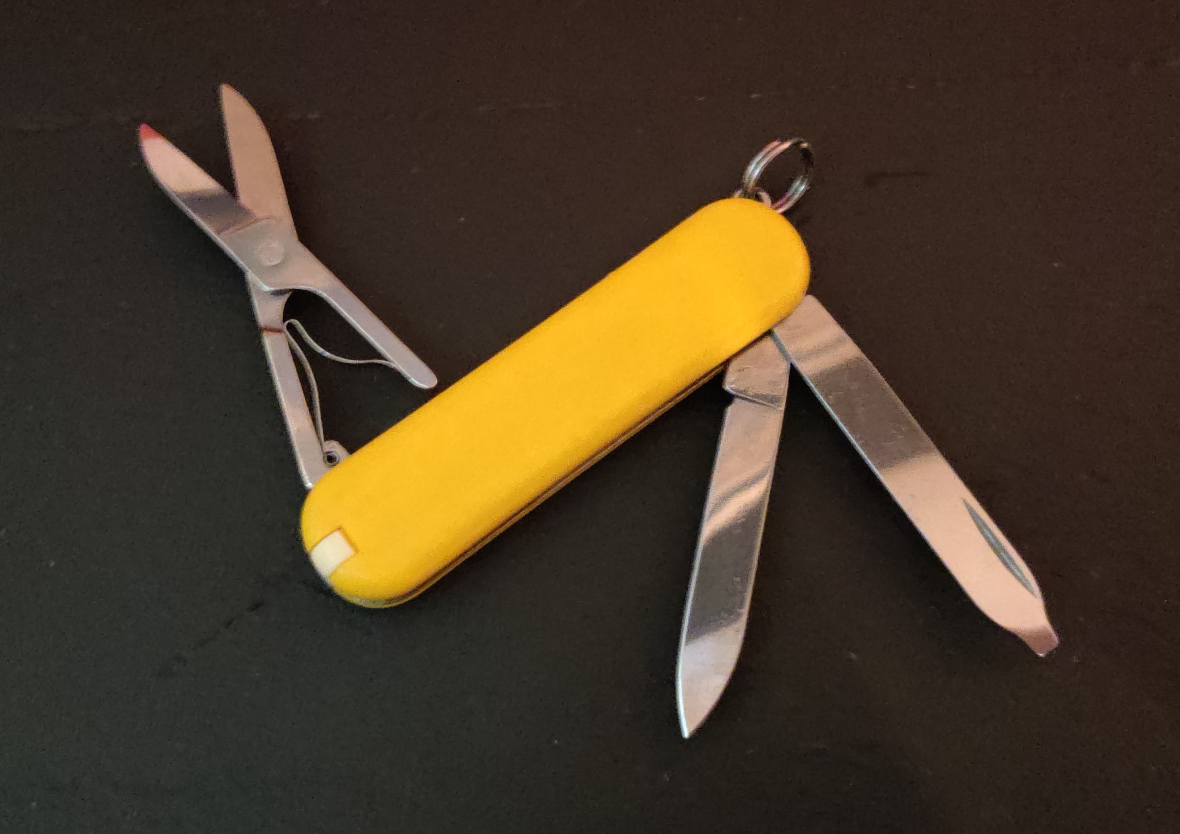 Victorinox Swiss Army Classic SD Jaune