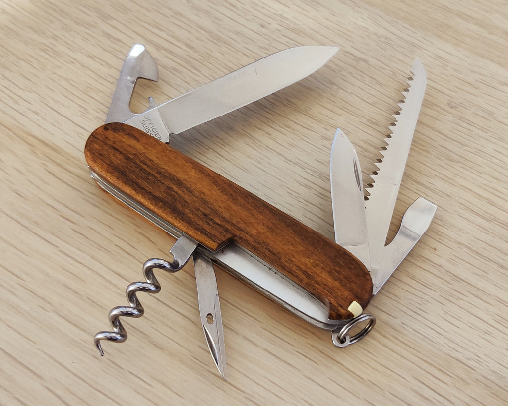 Canif de l'armée suisse Victorinox Camper bois de santal