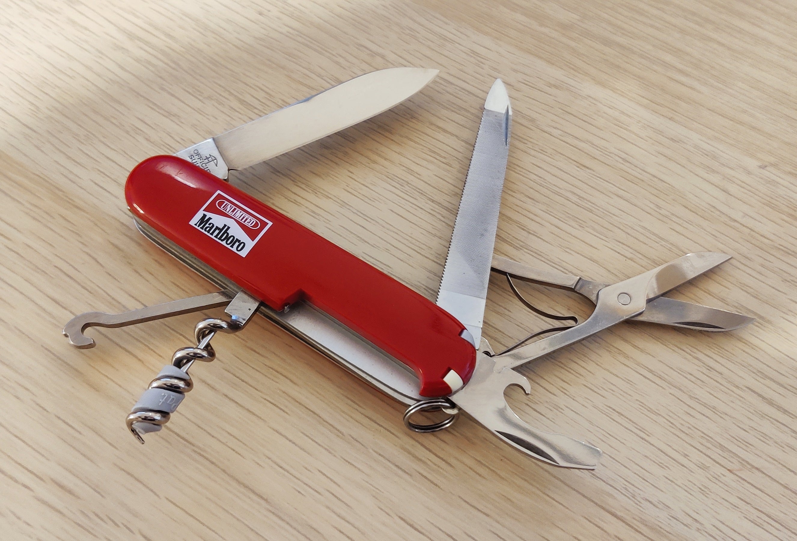 ④ ビクトリノックスVICTORINOX Marlboro 非売品 Rare Marlboro Red Victorinox Deluxe Tinker Swiss Army Knife- TSA