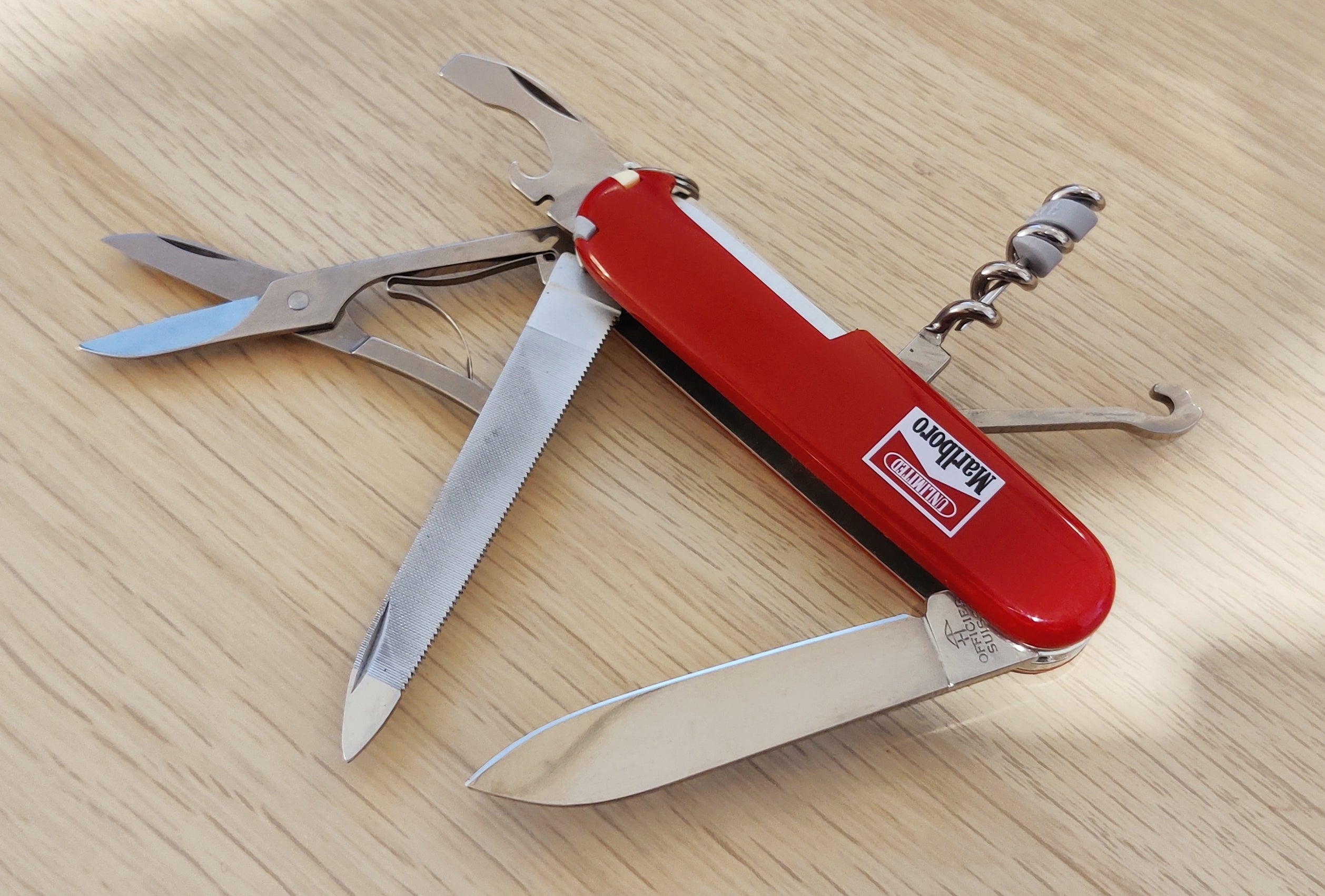 Victorinox Swiss Army Knife Trailguide Marlboro Unlimited – SAKnife