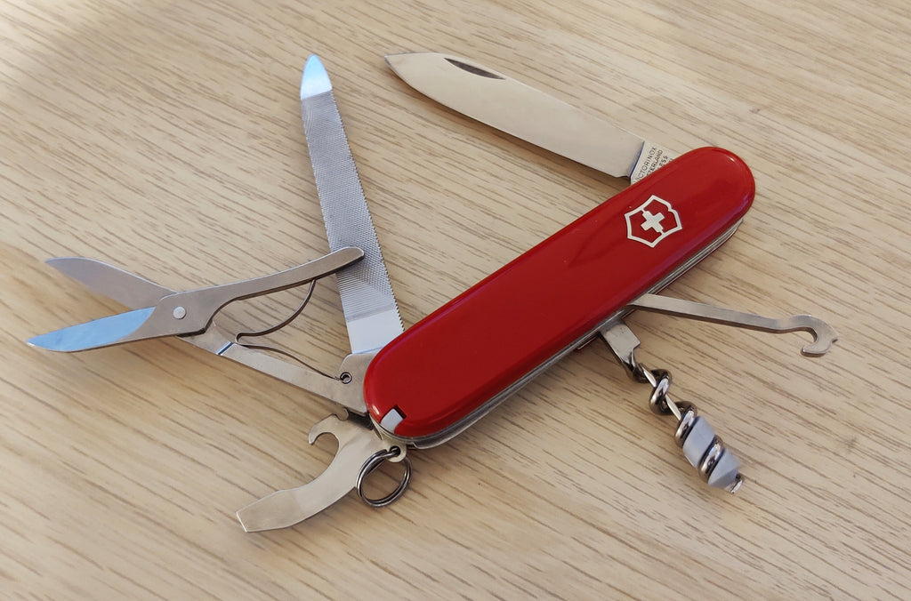 Victorinox Swiss Army Knife Trailguide Marlboro Unlimited NIB
