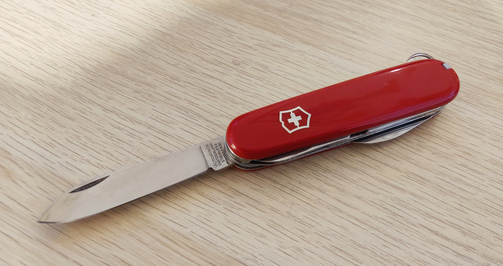 Victorinox Swiss Army Knife Trailguide Marlboro Unlimited NIB