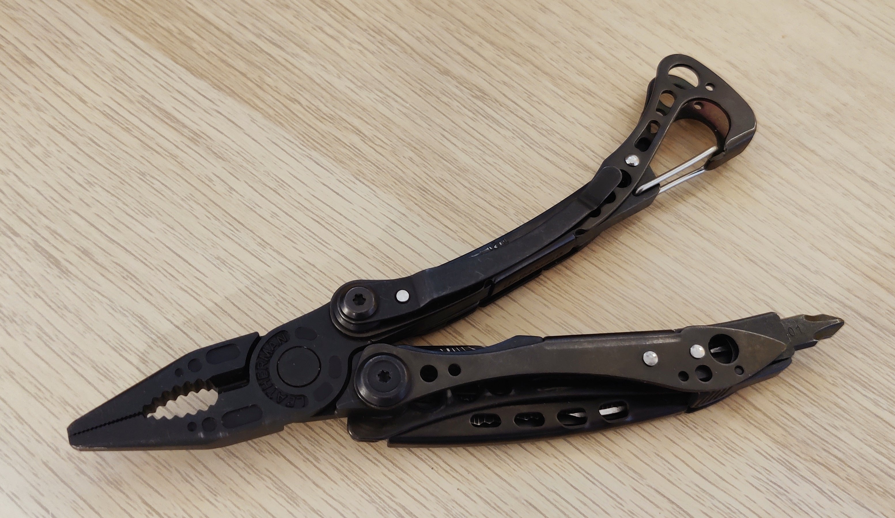 Leatherman Skeletool Topo