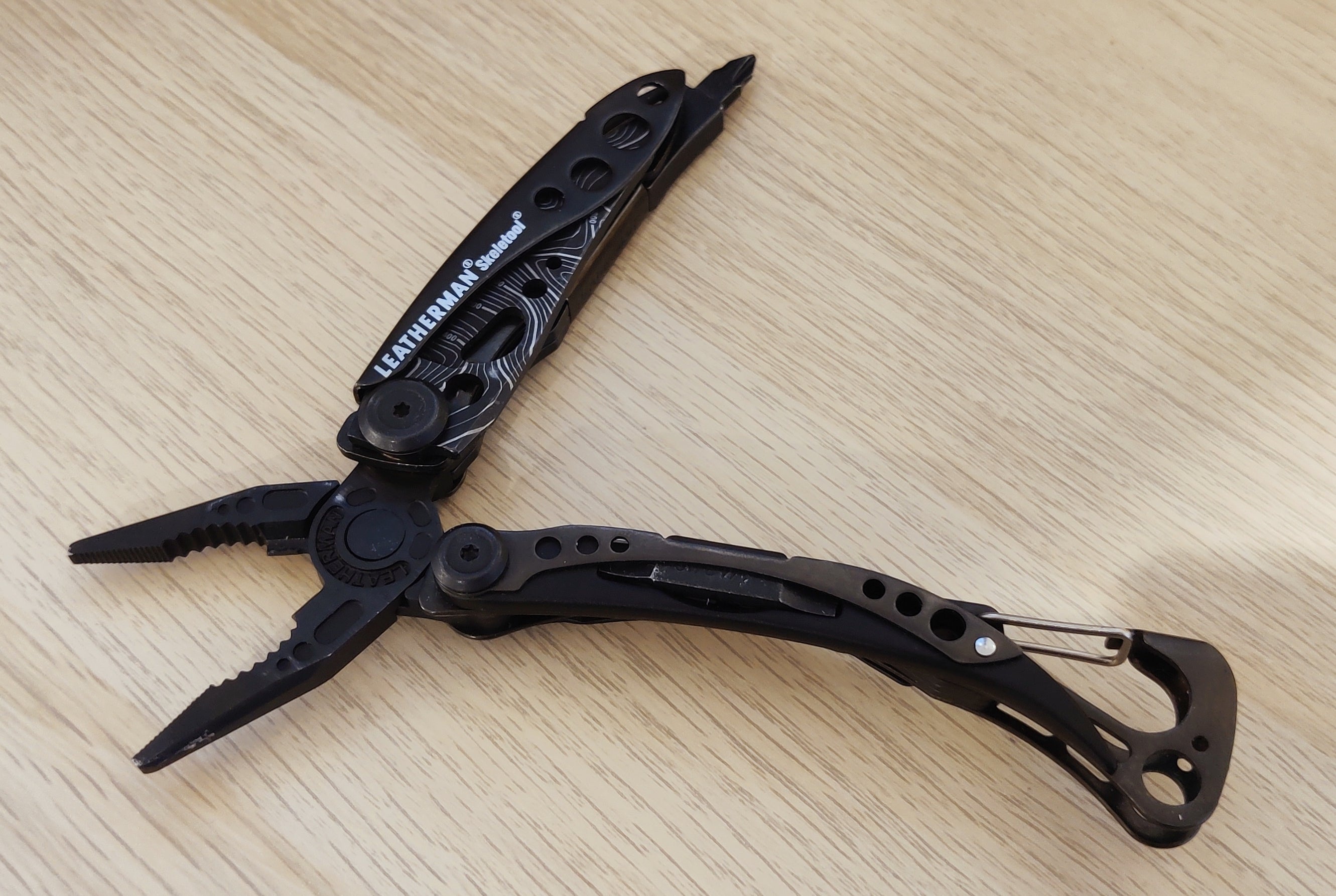 Leatherman Skeletool Topo