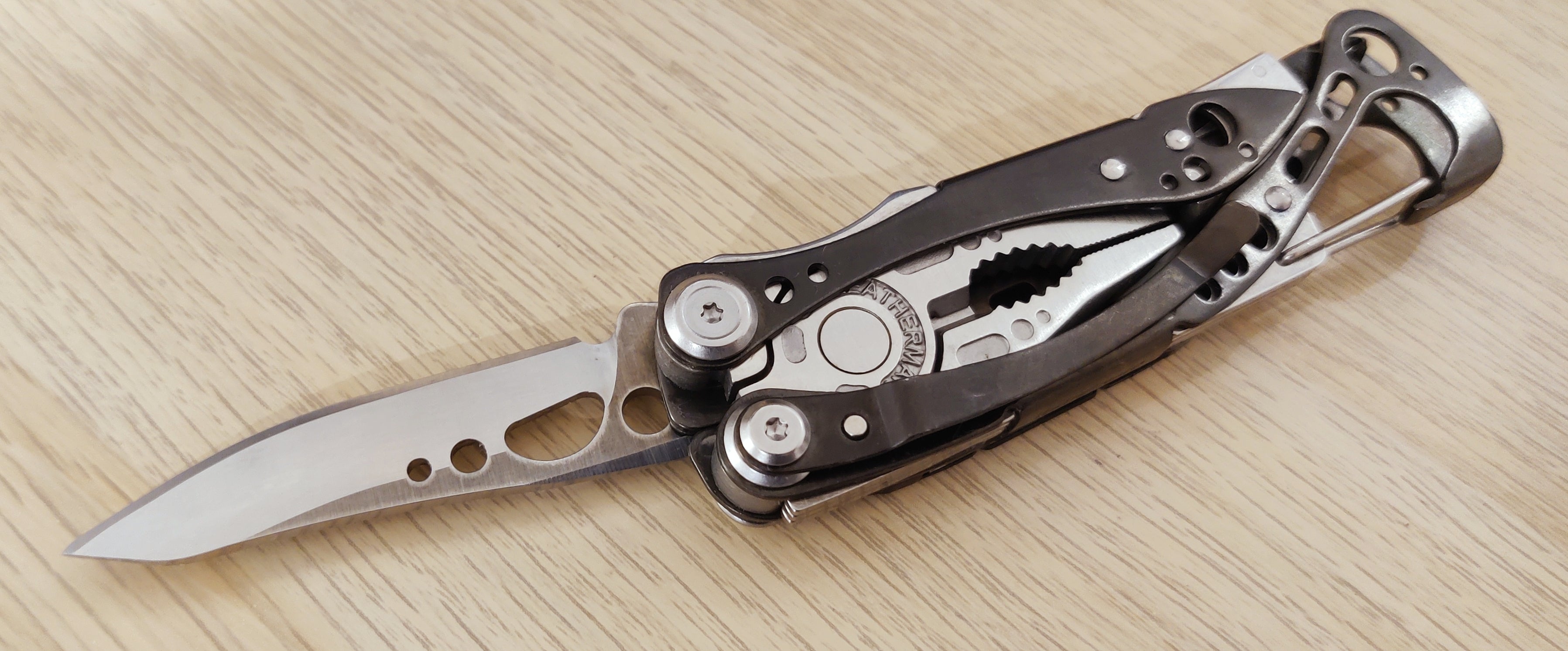 Leatherman Skeletool CX Carbon