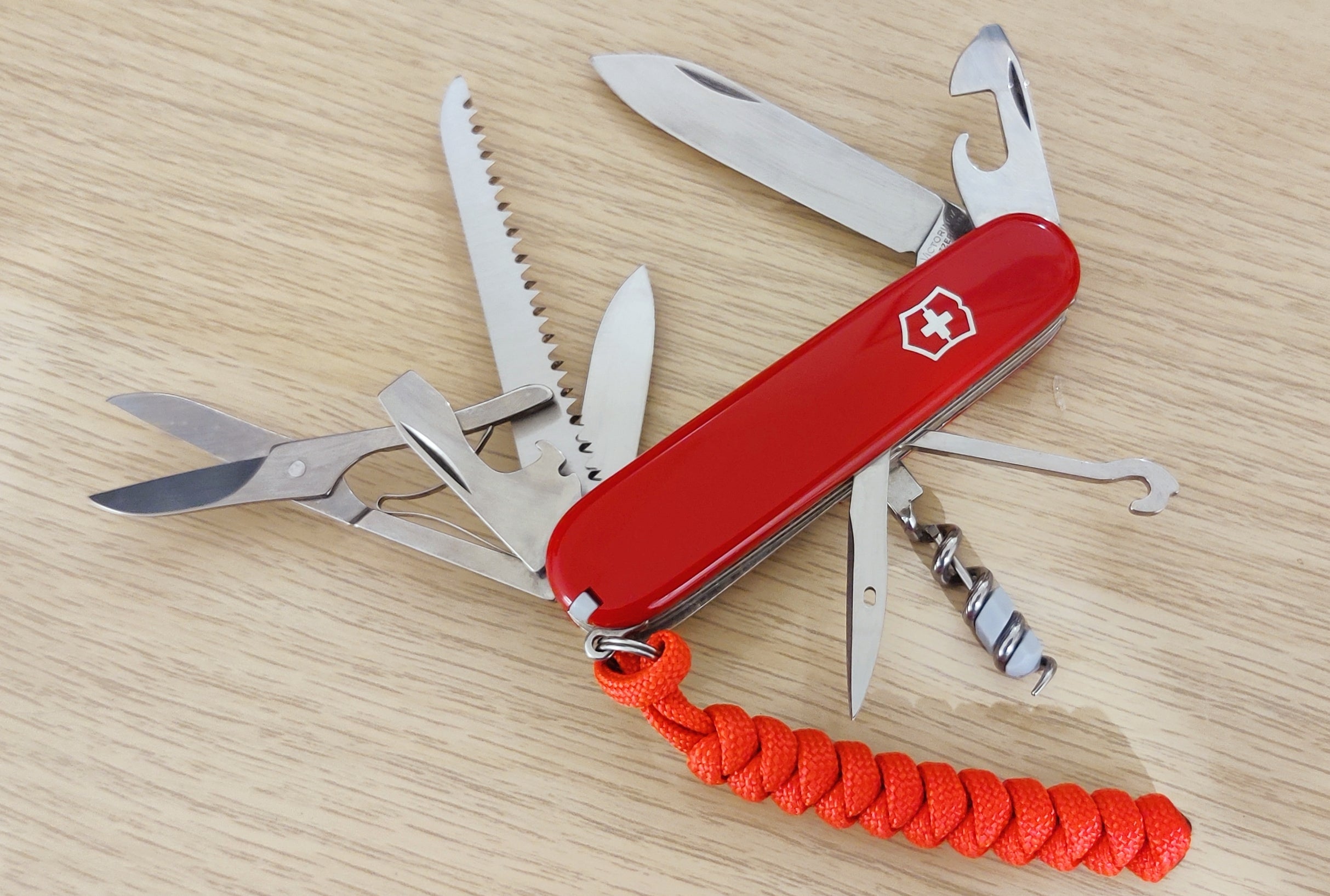 Couteau suisse Victorinox Huntsman rouge