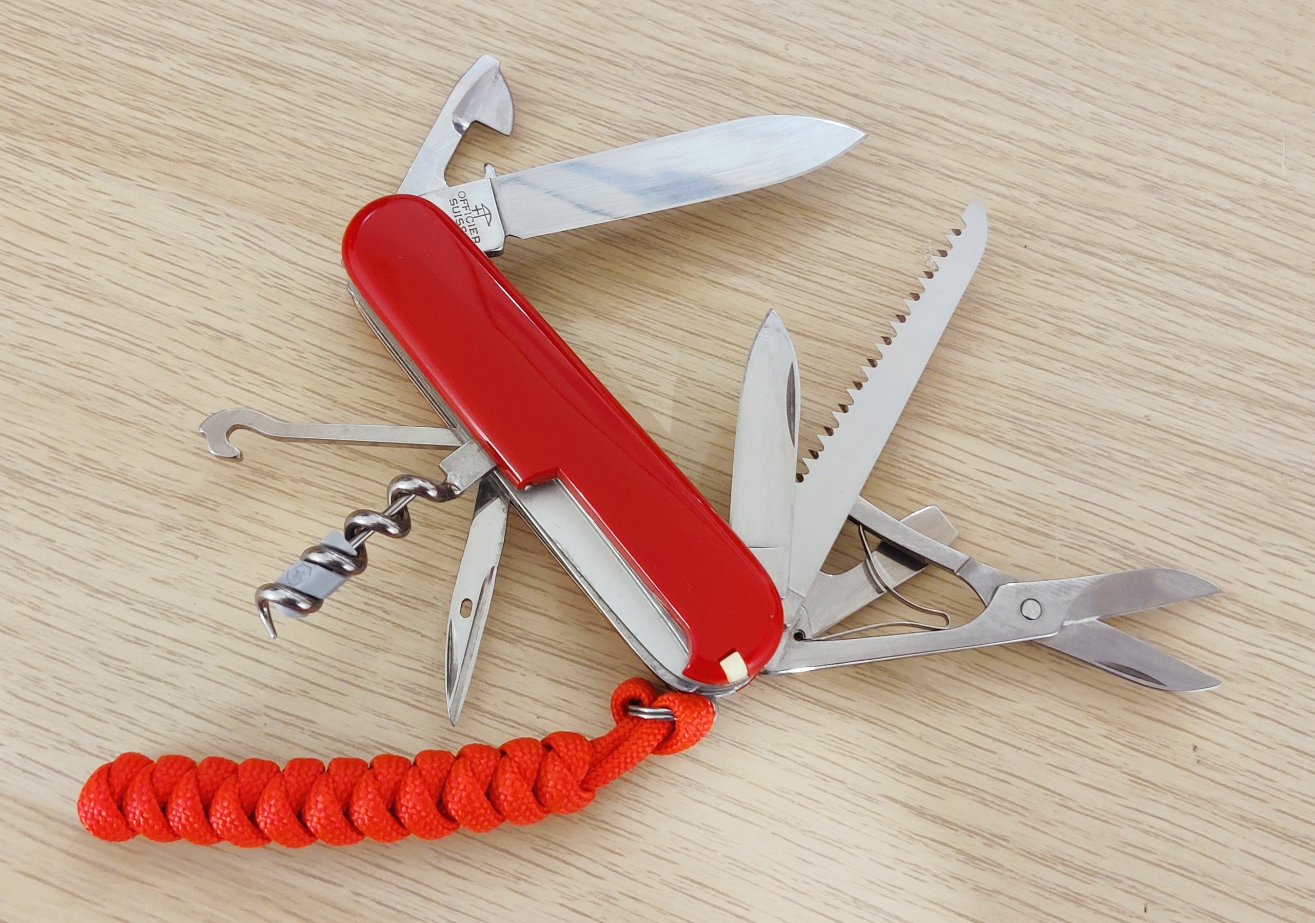 Couteau suisse Victorinox Huntsman rouge