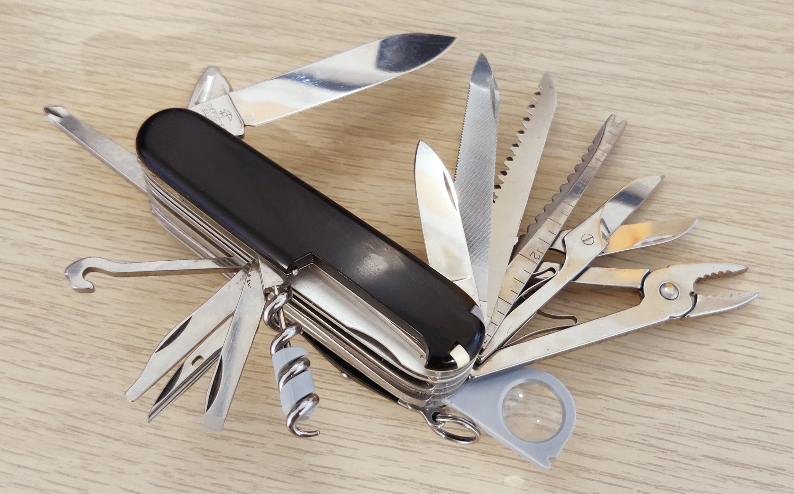 Victorinox Swiss Army Supertimer à chiffres romains noirs