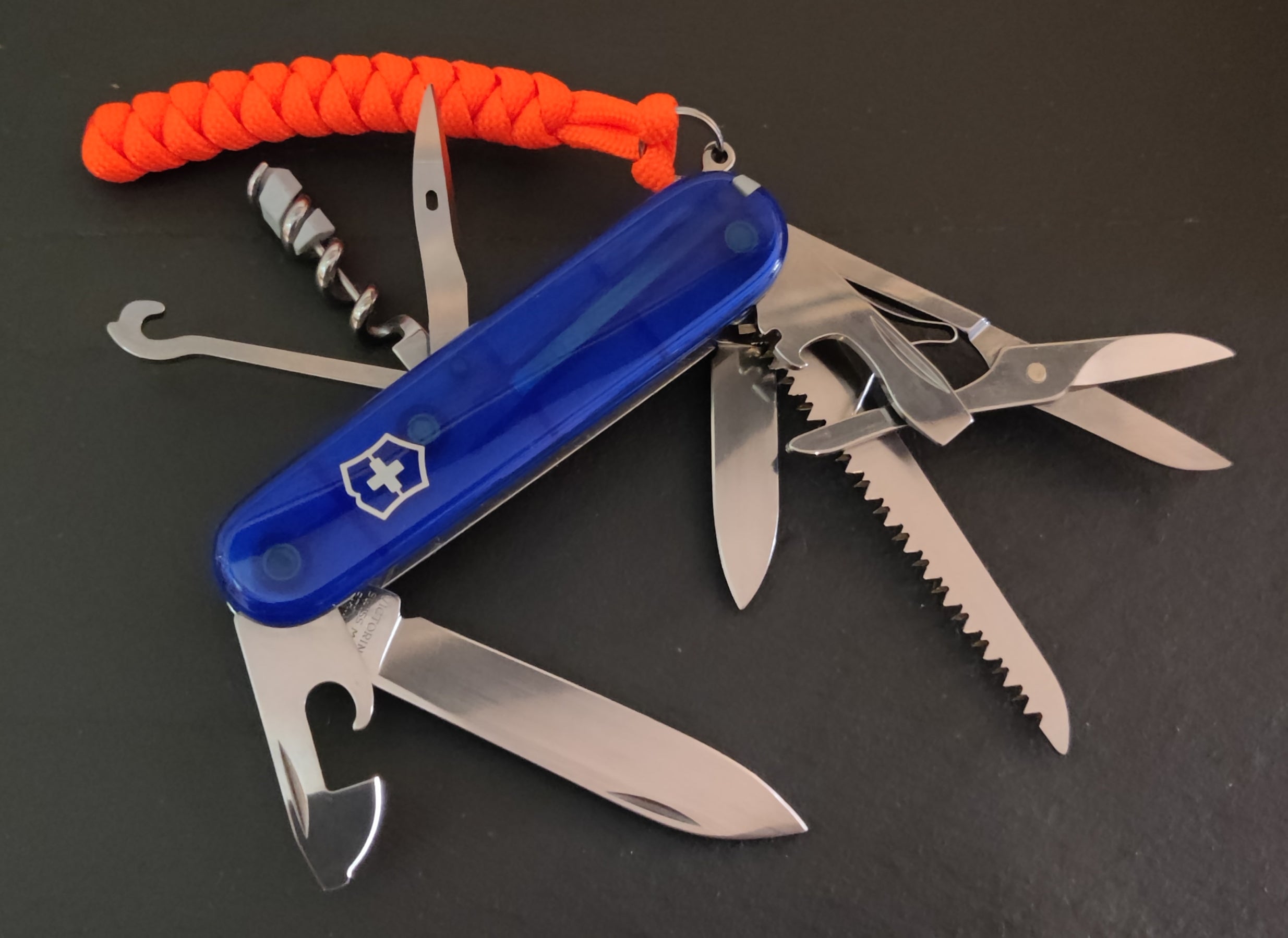 Couteau suisse Victorinox Huntsman bleu