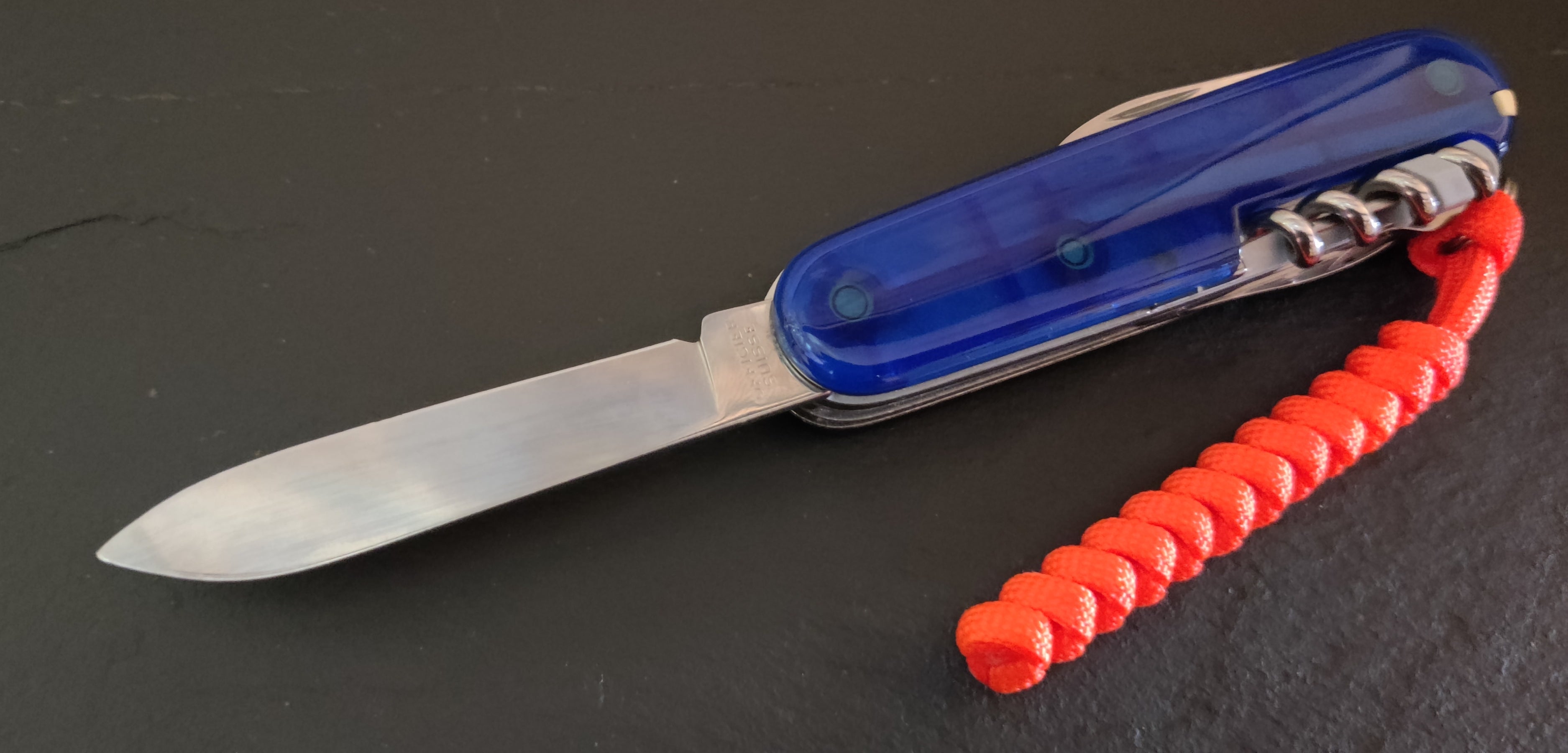 Couteau suisse Victorinox Huntsman bleu