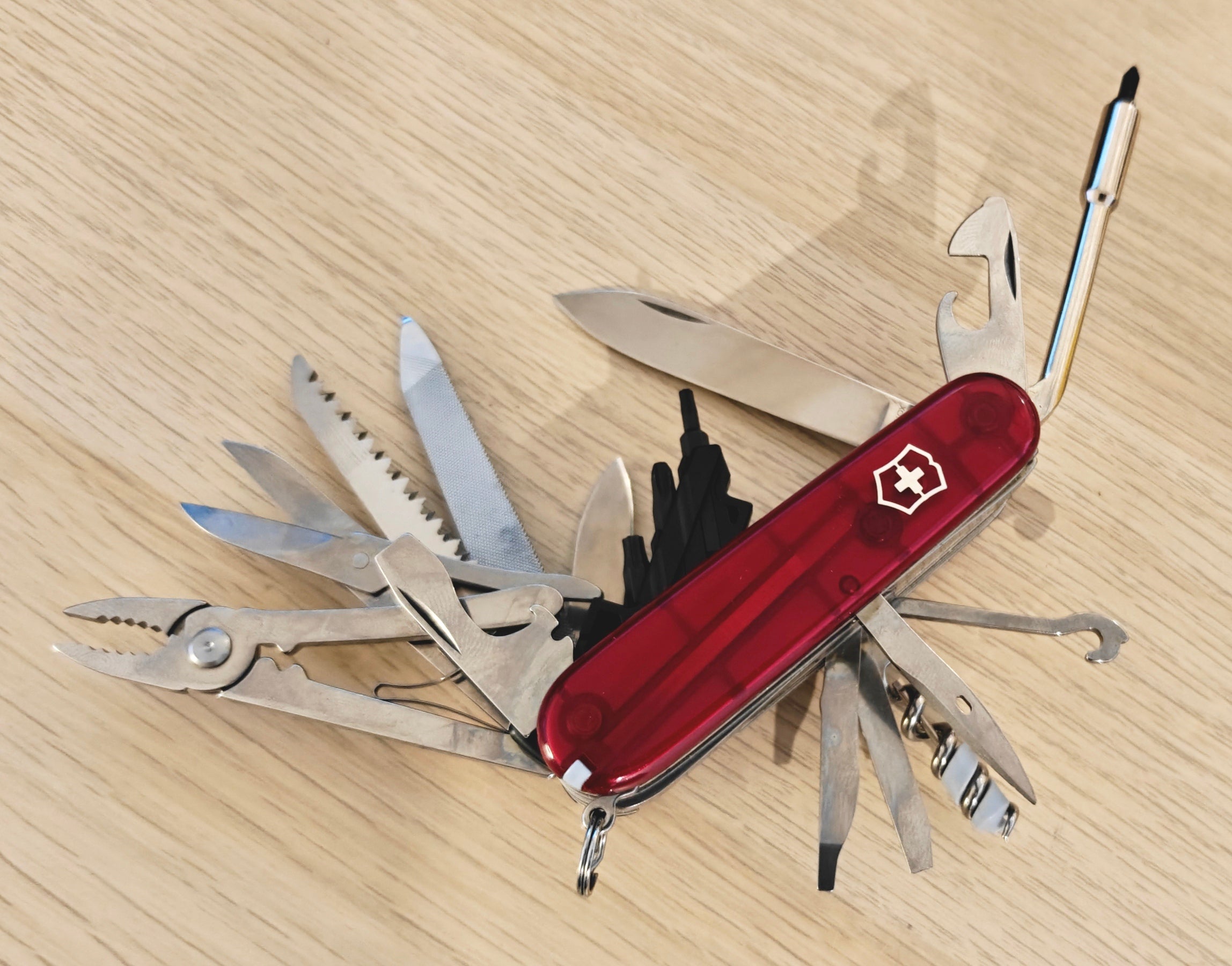 Victorinox Swiss Army Cybertool 41 Ruby Old Cross + Pouch