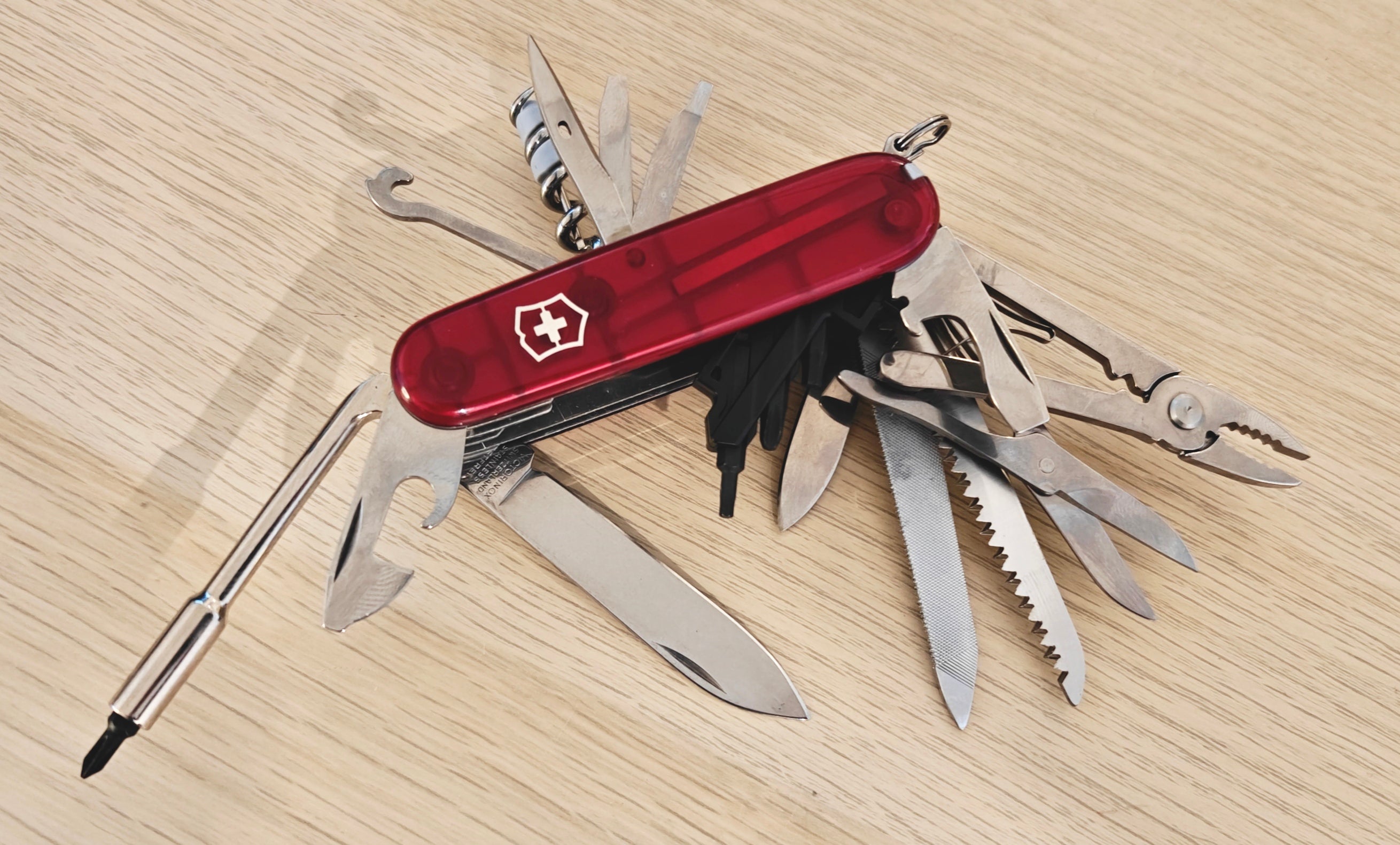 Victorinox Swiss Army Cybertool 41 Ruby Old Cross + Pouch