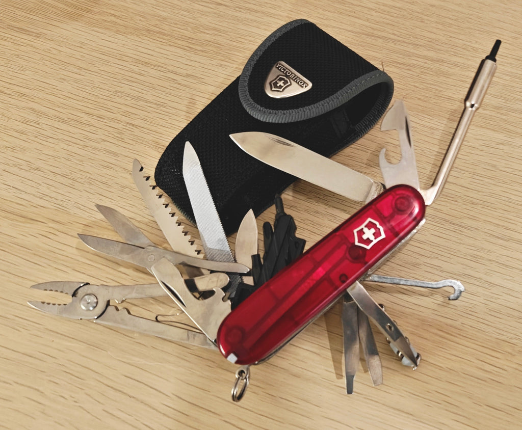 Victorinox Swiss Army Cybertool 41 Ruby Old Cross + Pouch