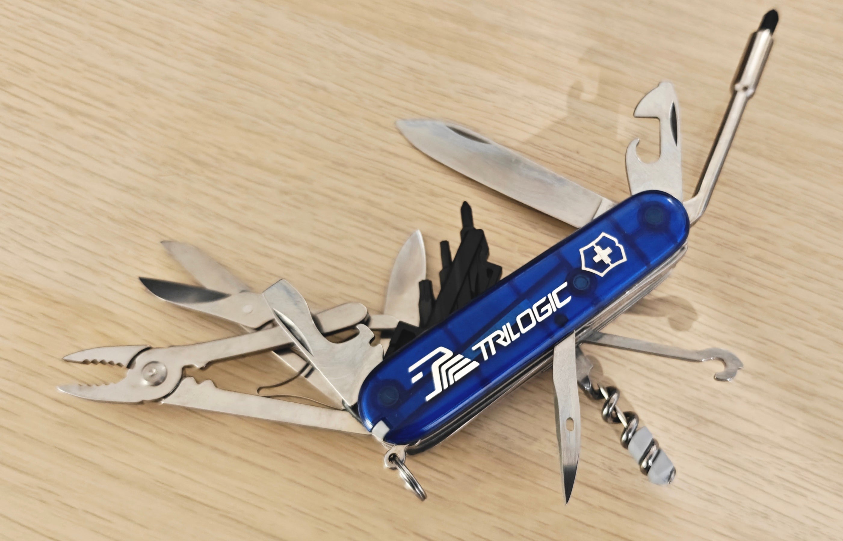 Victorinox Swiss Army Knife Cybertool 39 Blue Old Cross