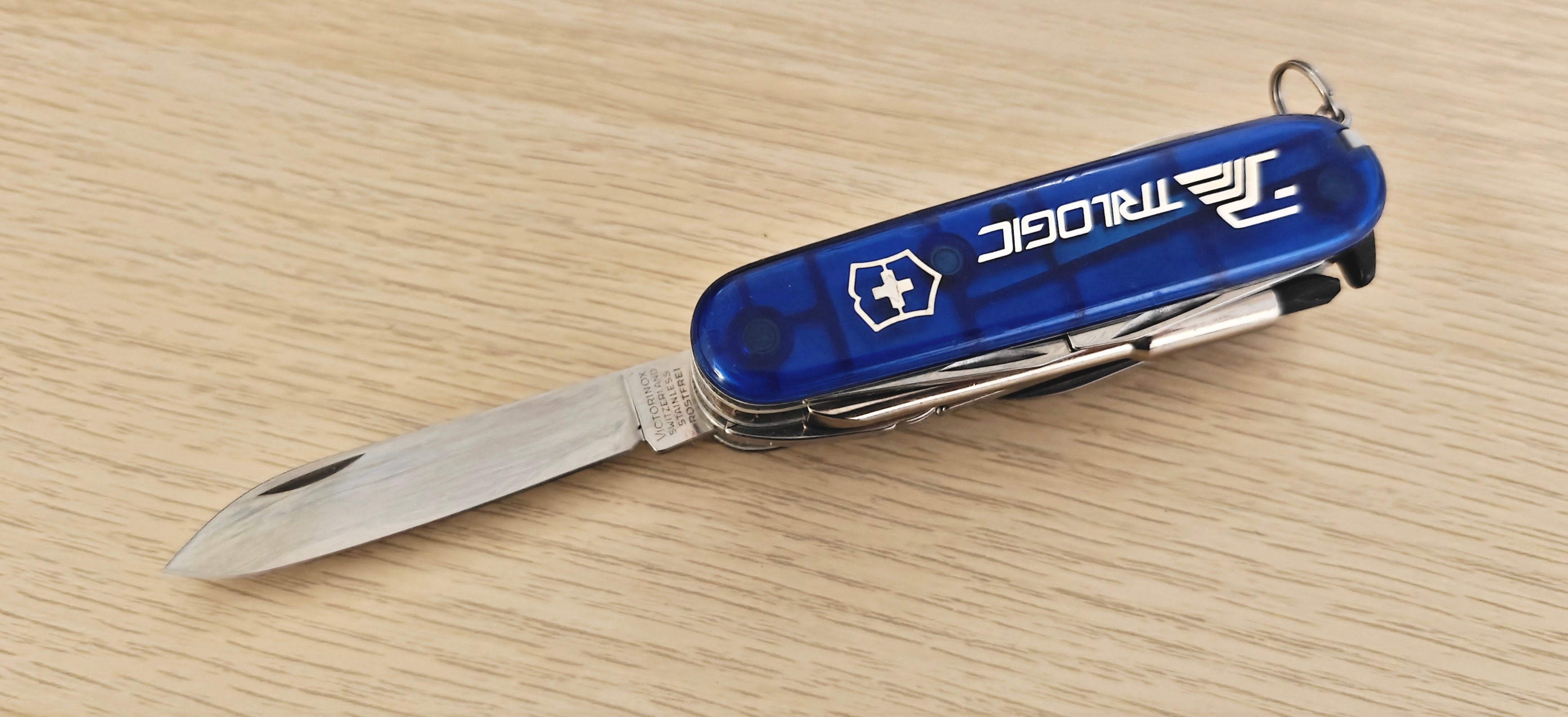Victorinox Swiss Army Knife Cybertool 39 Blue Old Cross