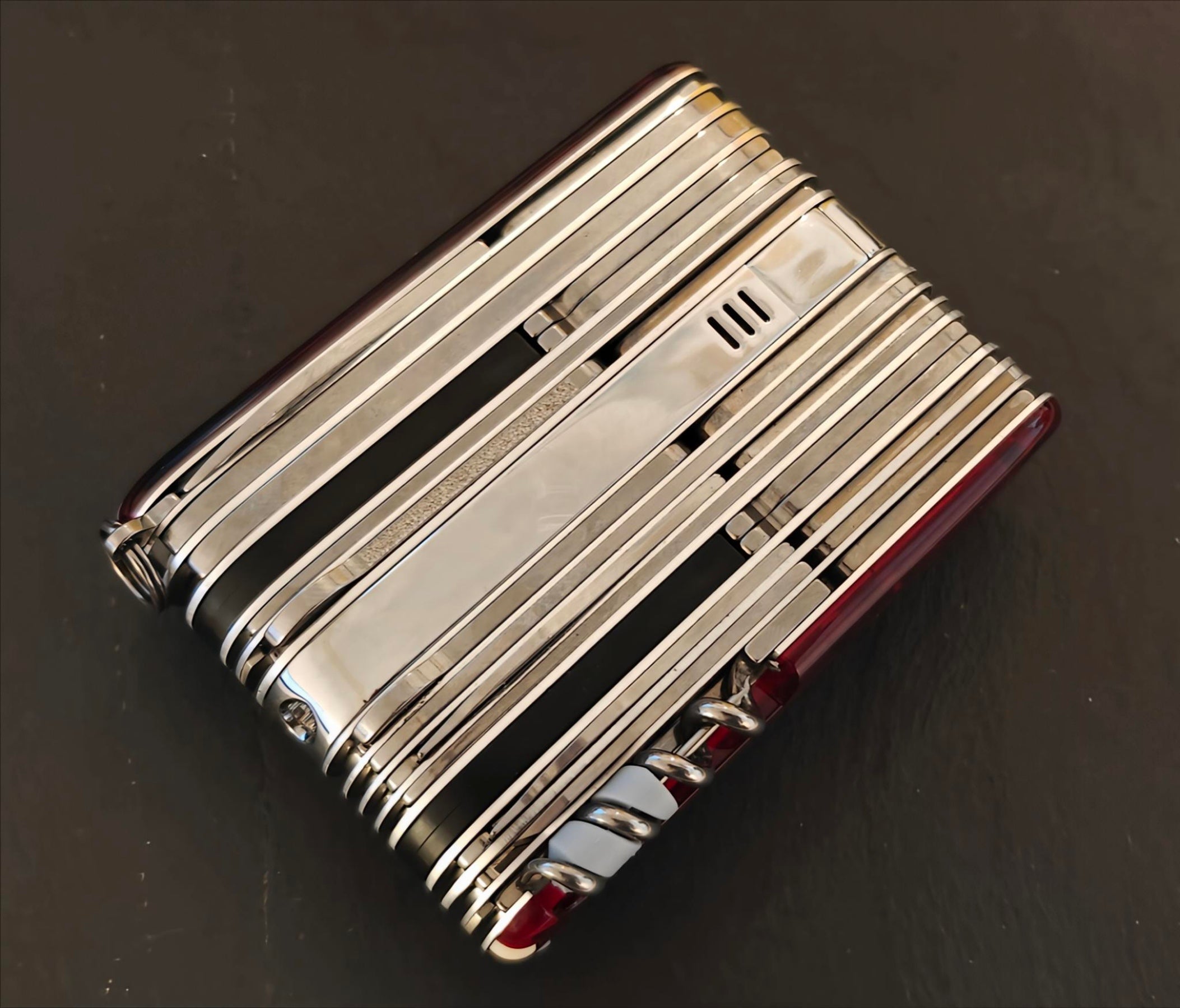 Victorinox Navaja Suiza Swisschamp XXLT NIB
