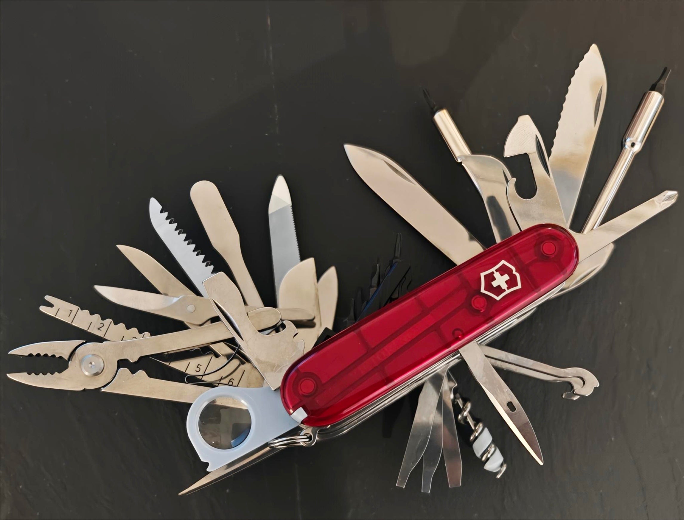 Victorinox Couteau Suisse Swisschamp XXLT NIB