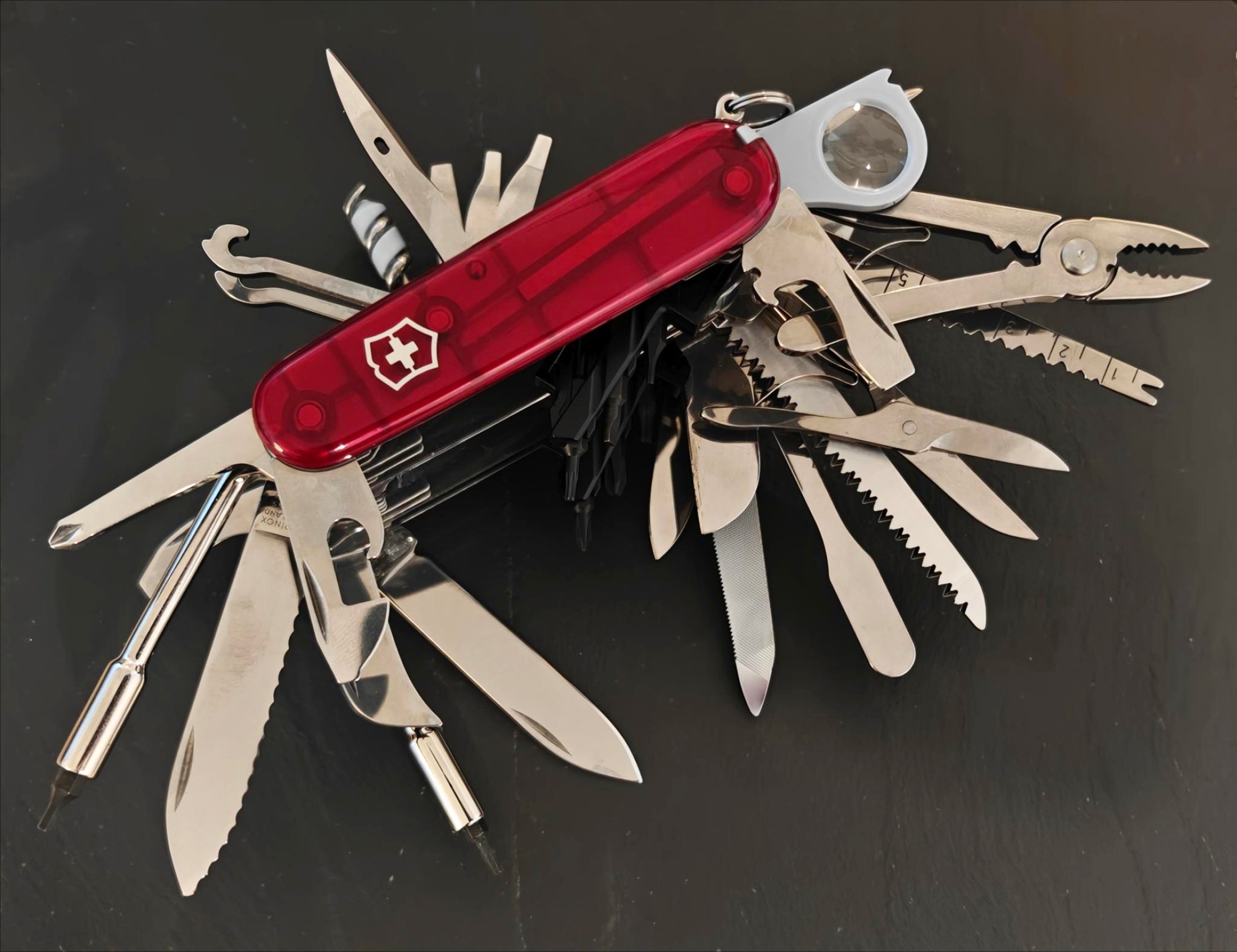 Victorinox Navaja Suiza Swisschamp XXLT NIB