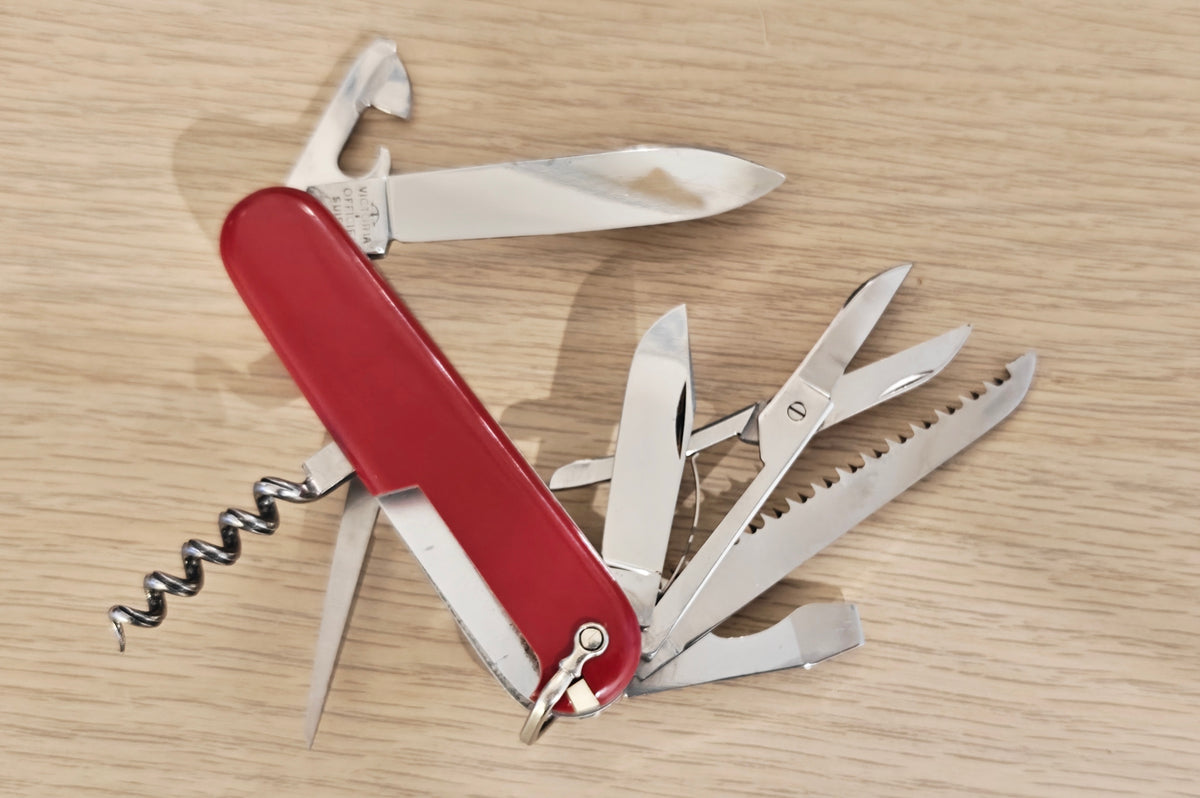 Victorinox Swiss Army Knife Woodsman Huntsman 236aU Victoria Luzern 1957-1961