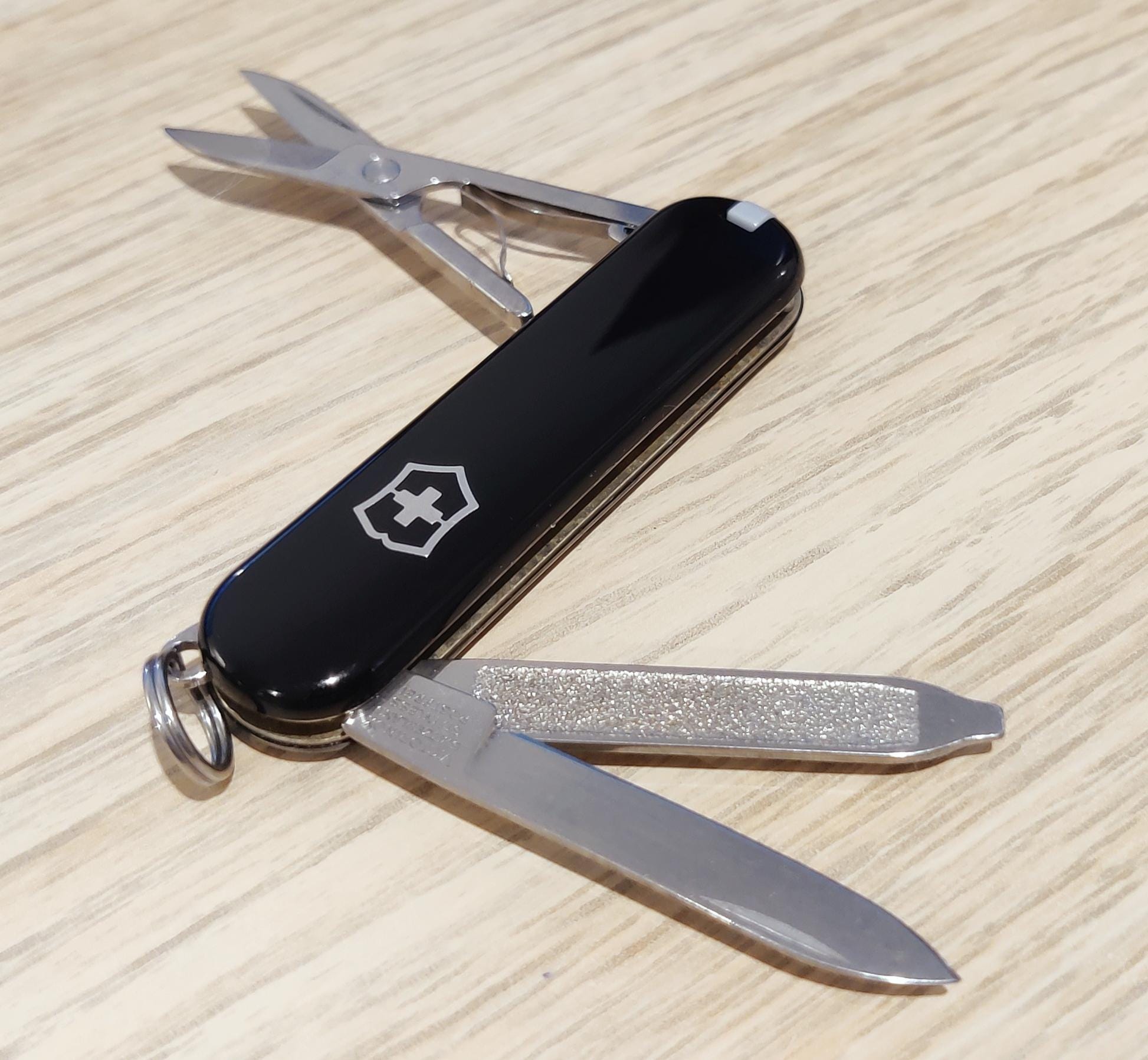 Victorinox Swiss Army Classic SD Black