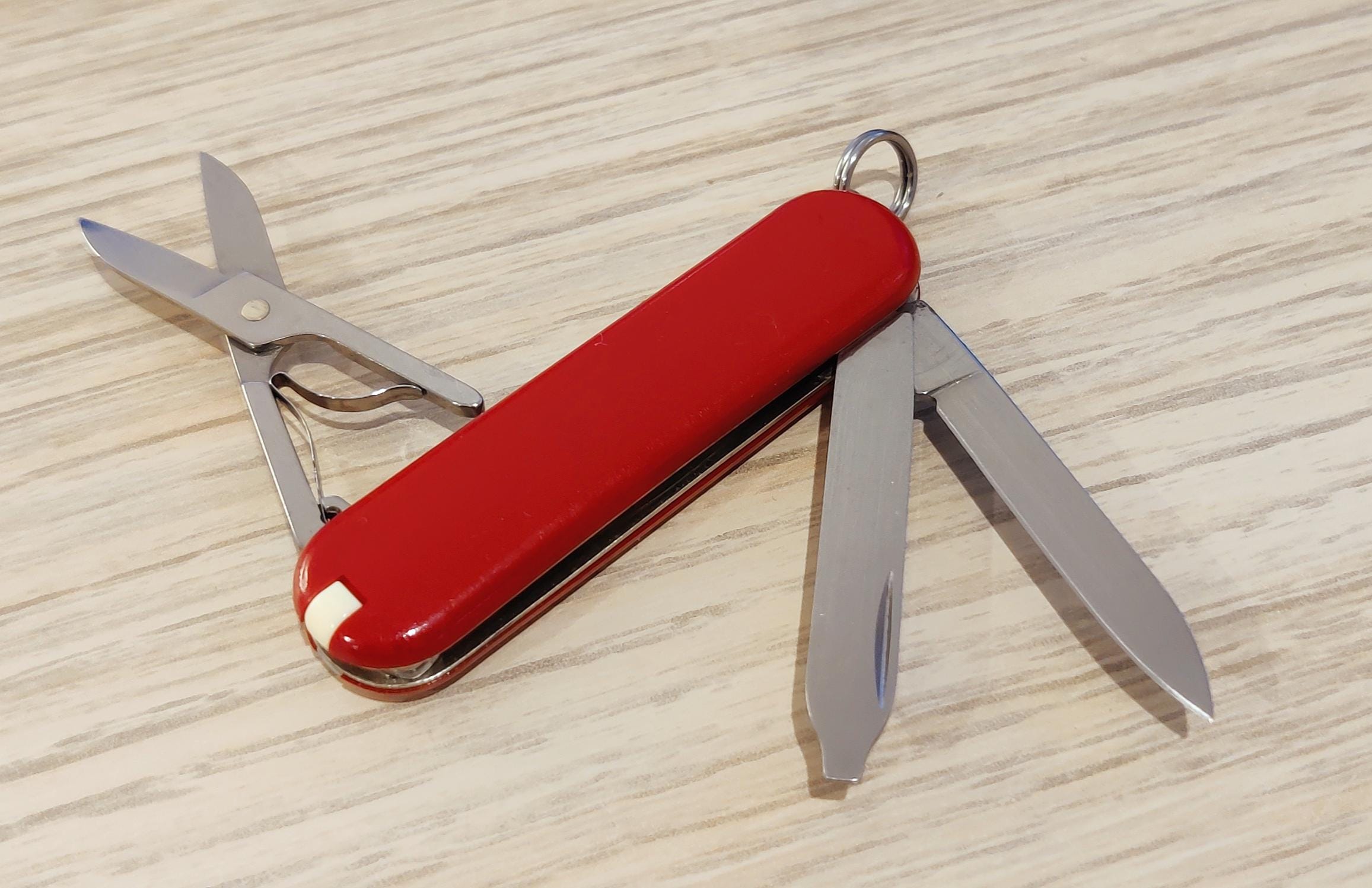 Victorinox Swiss Army Classic SD Vermelho