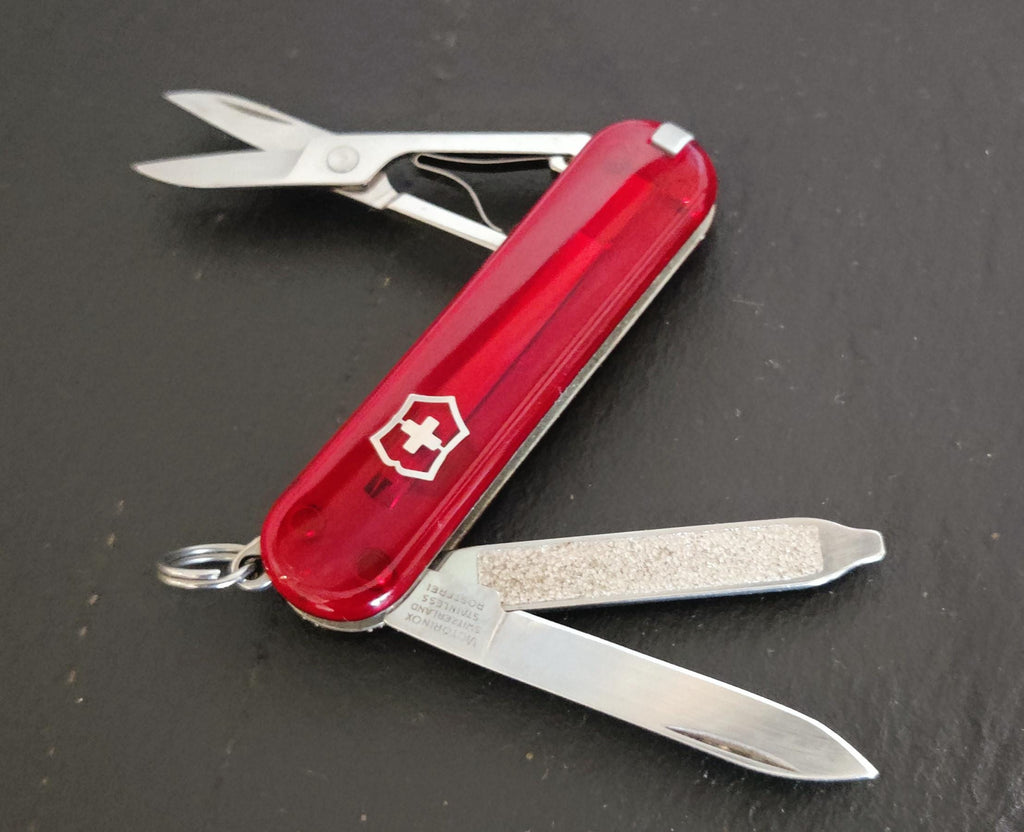 Victorinox Swiss Army Classic SD Ruby