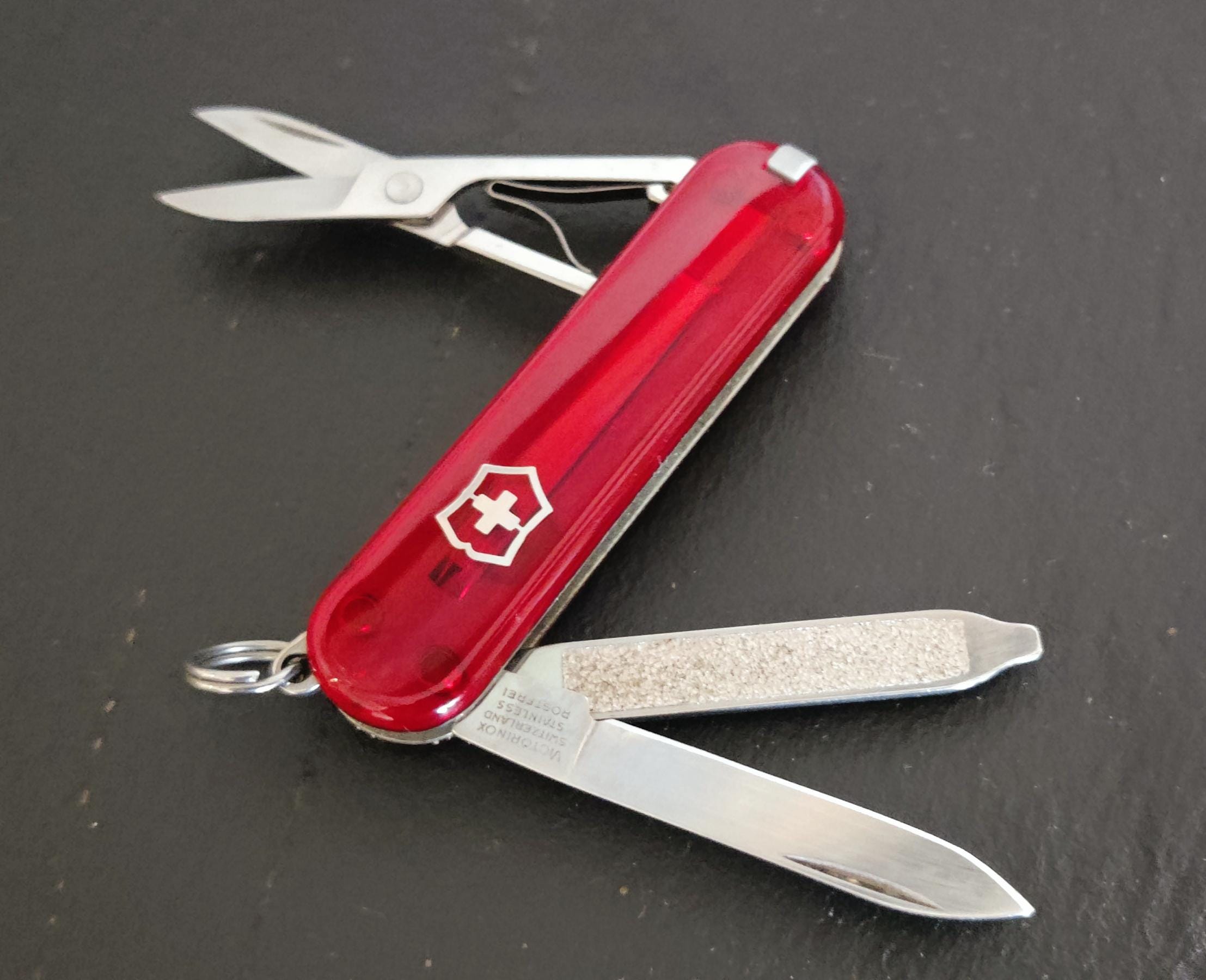 Victorinox Swiss Army Classic SD Ruby