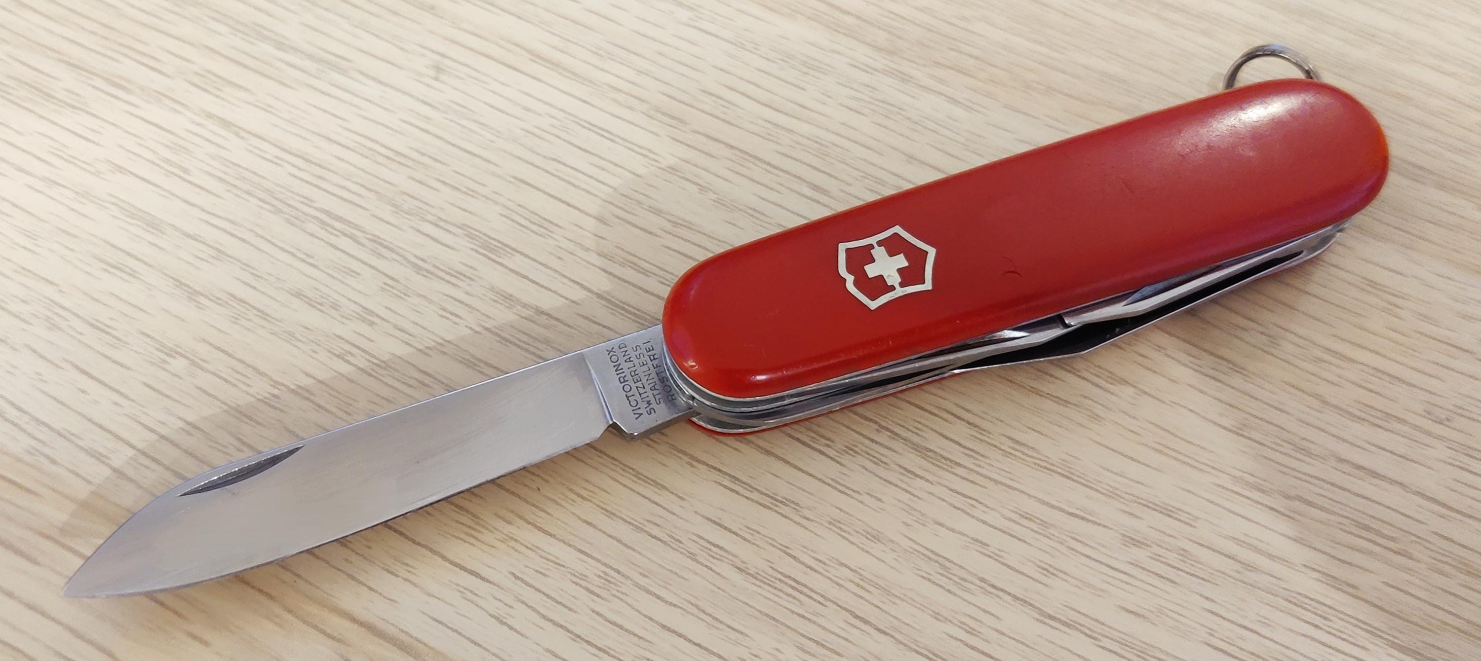 Victorinox Swiss Army Camper Victoria 1971-73