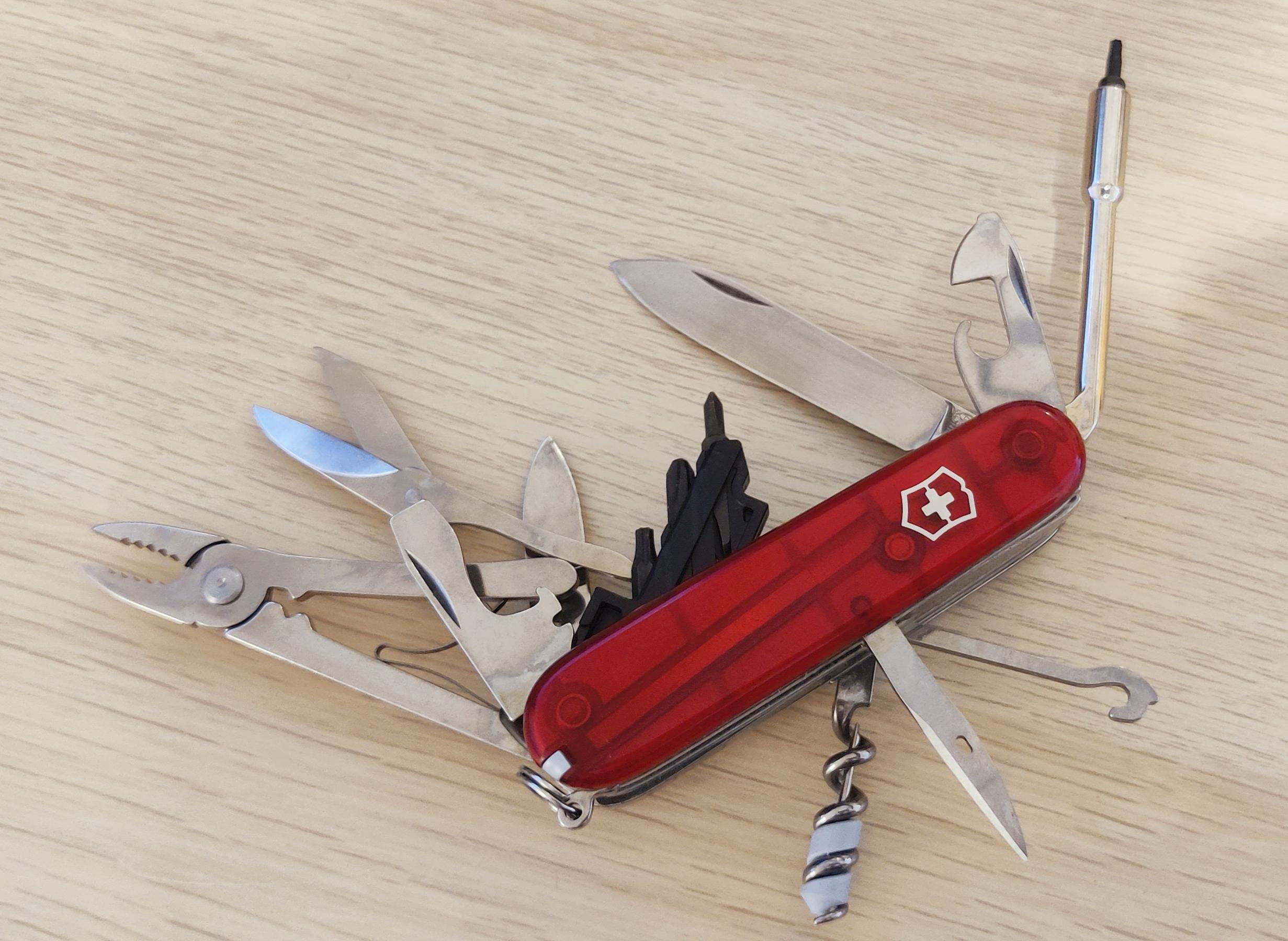 Victorinox Swiss Army Cybertool M Ruby