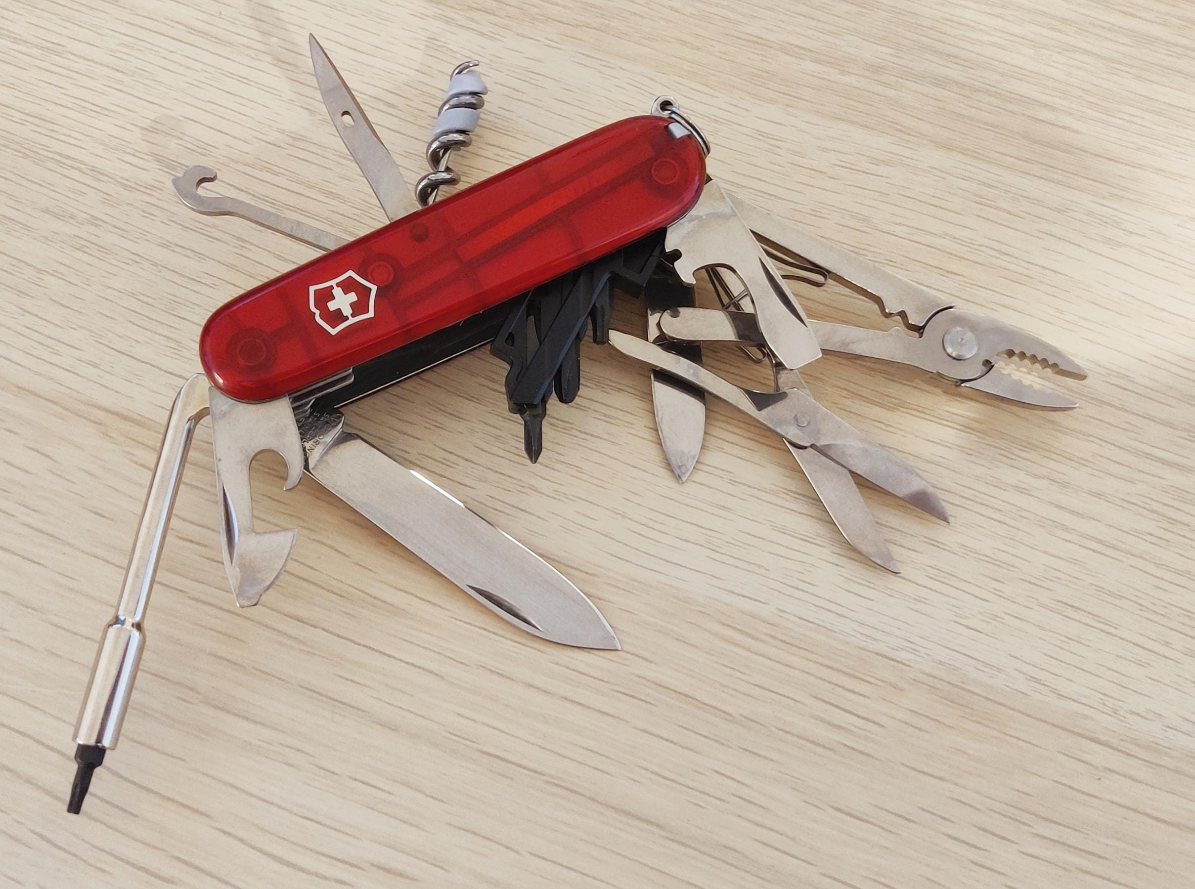 Victorinox Swiss Army Cybertool M Ruby