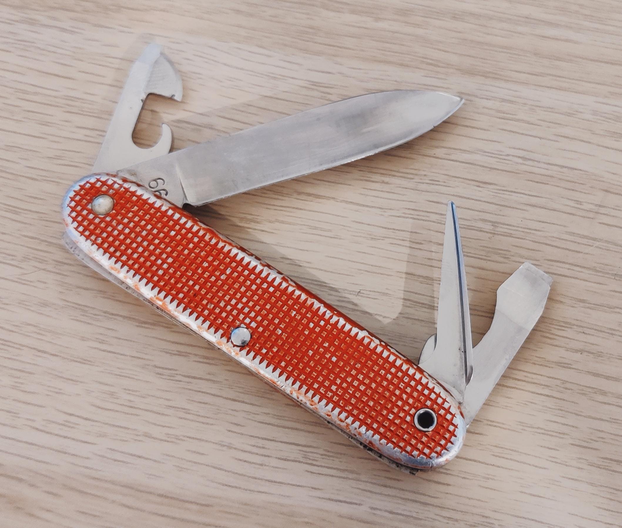 Victorinox Swiss Army Soldier 1966 Elsener Victoria Vermelho