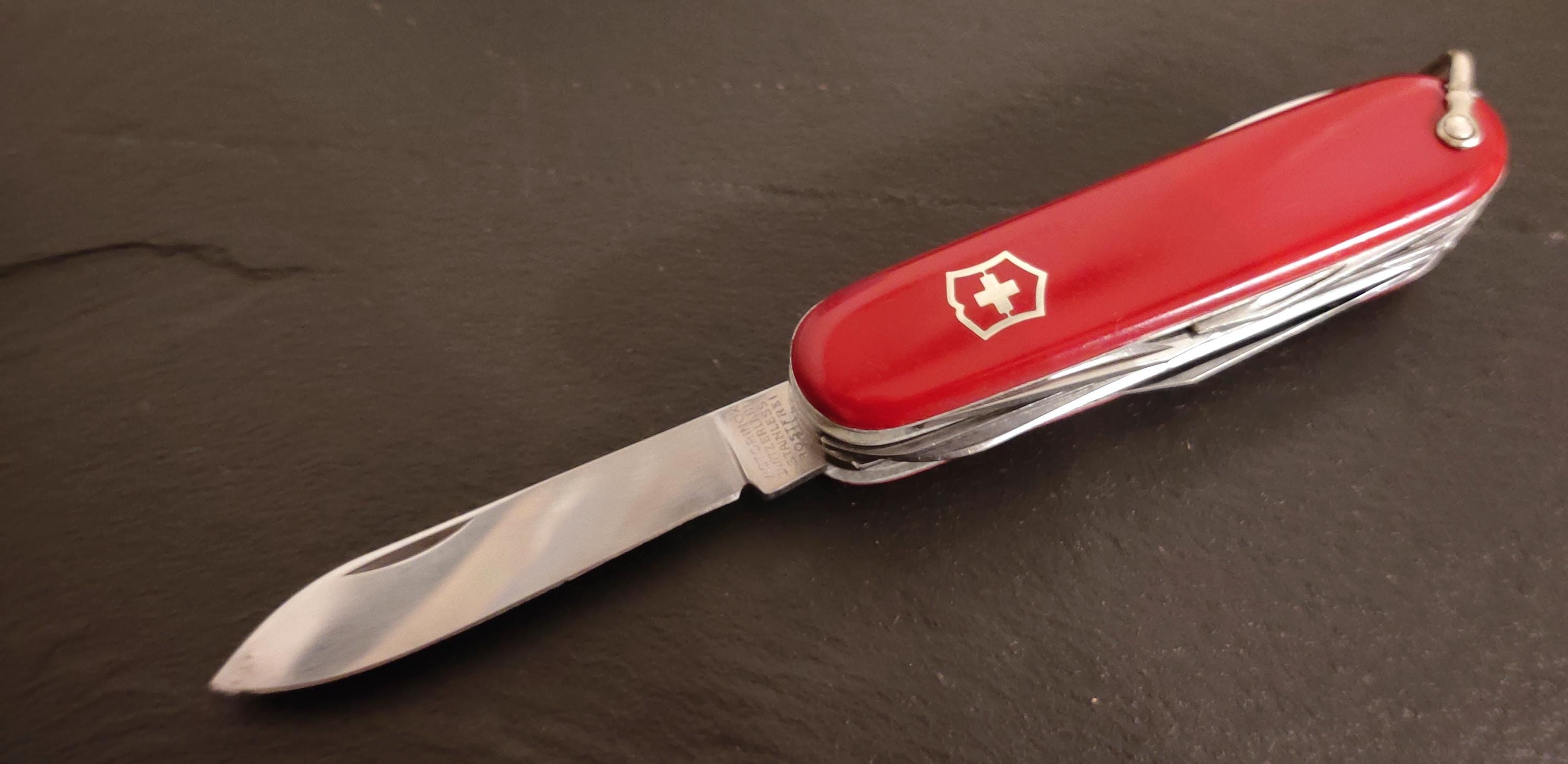 Victorinox Swiss Army Deluxe Fisherman Model 136f Victoria 1961-1963