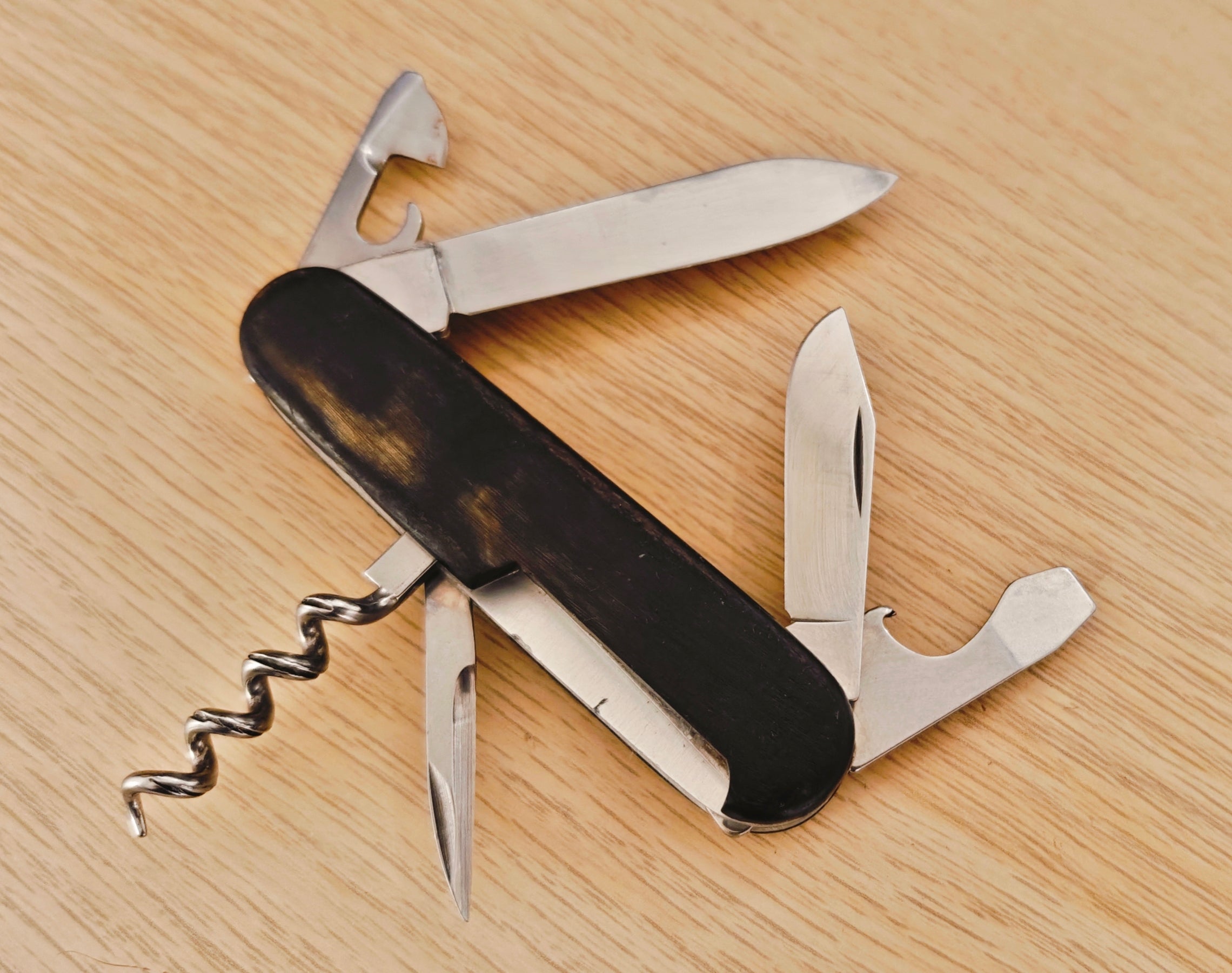 Victorinox Swiss Army Knife Tourist 234k 84mm Horn 1973-1976 – SAKnife
